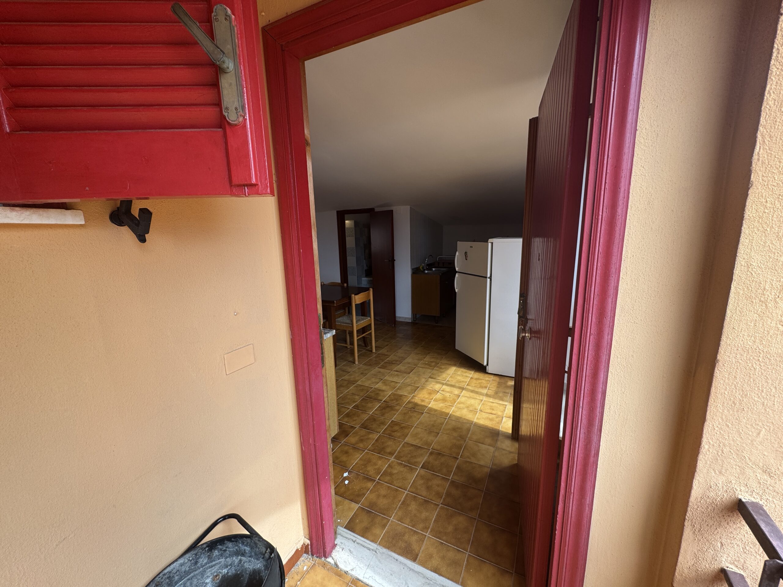 Apartment in Torremezzo di Falconara, 100 metres from the sea.