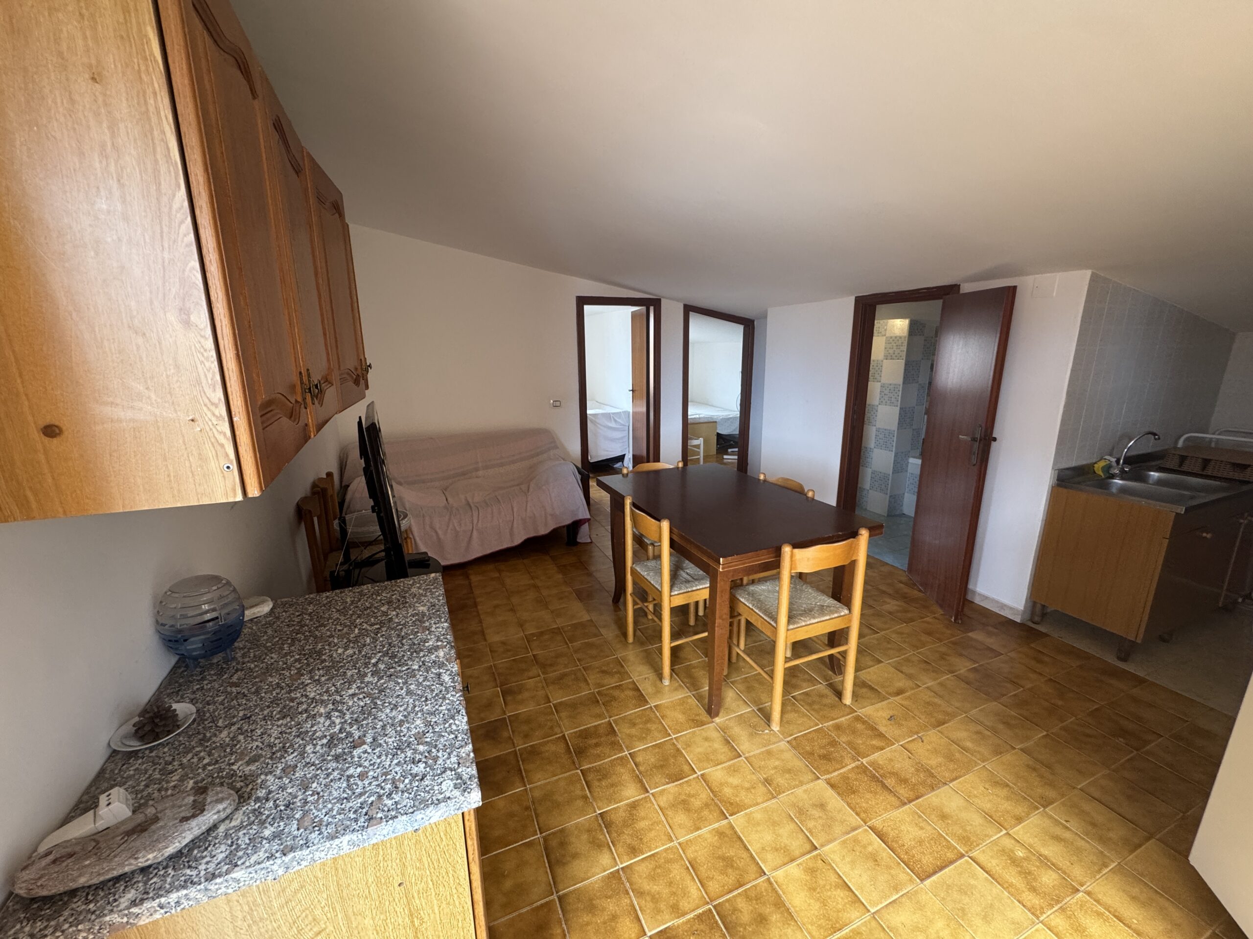 Apartment in Torremezzo di Falconara, 100 metres from the sea.