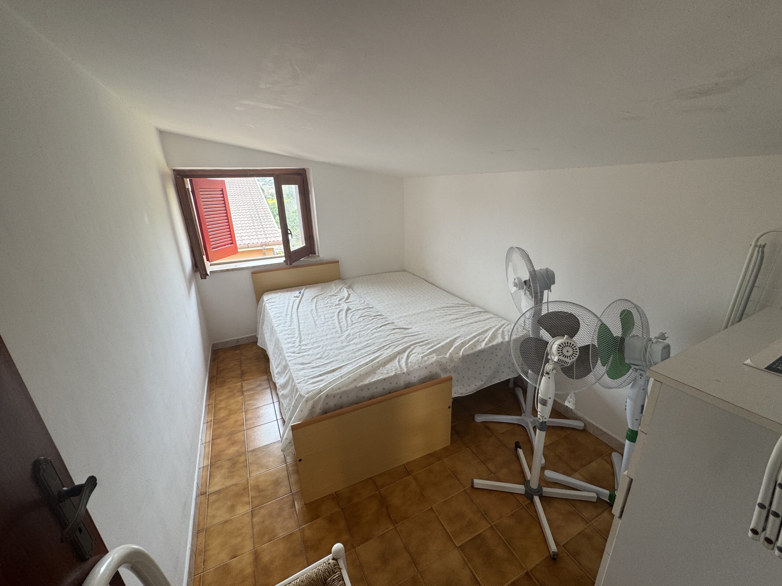 Apartment in Torremezzo di Falconara, 100 metres from the sea.