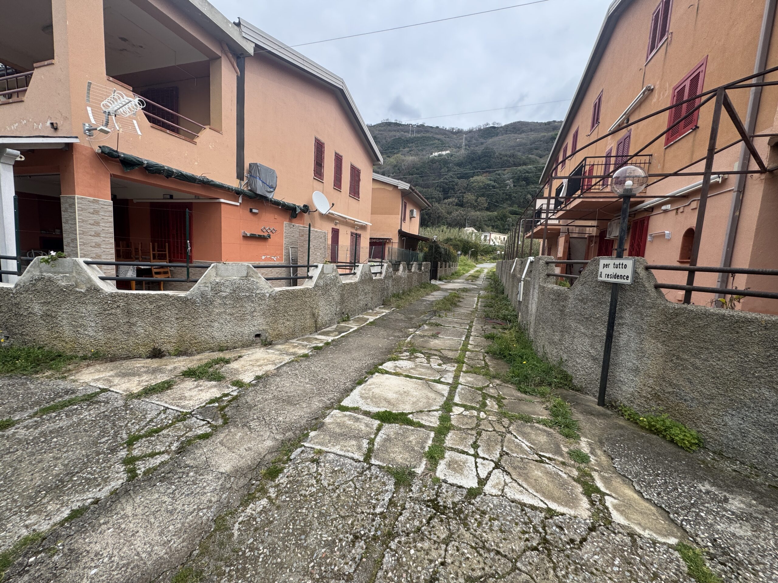 Comfortable apartment right by the sea, excellent investment