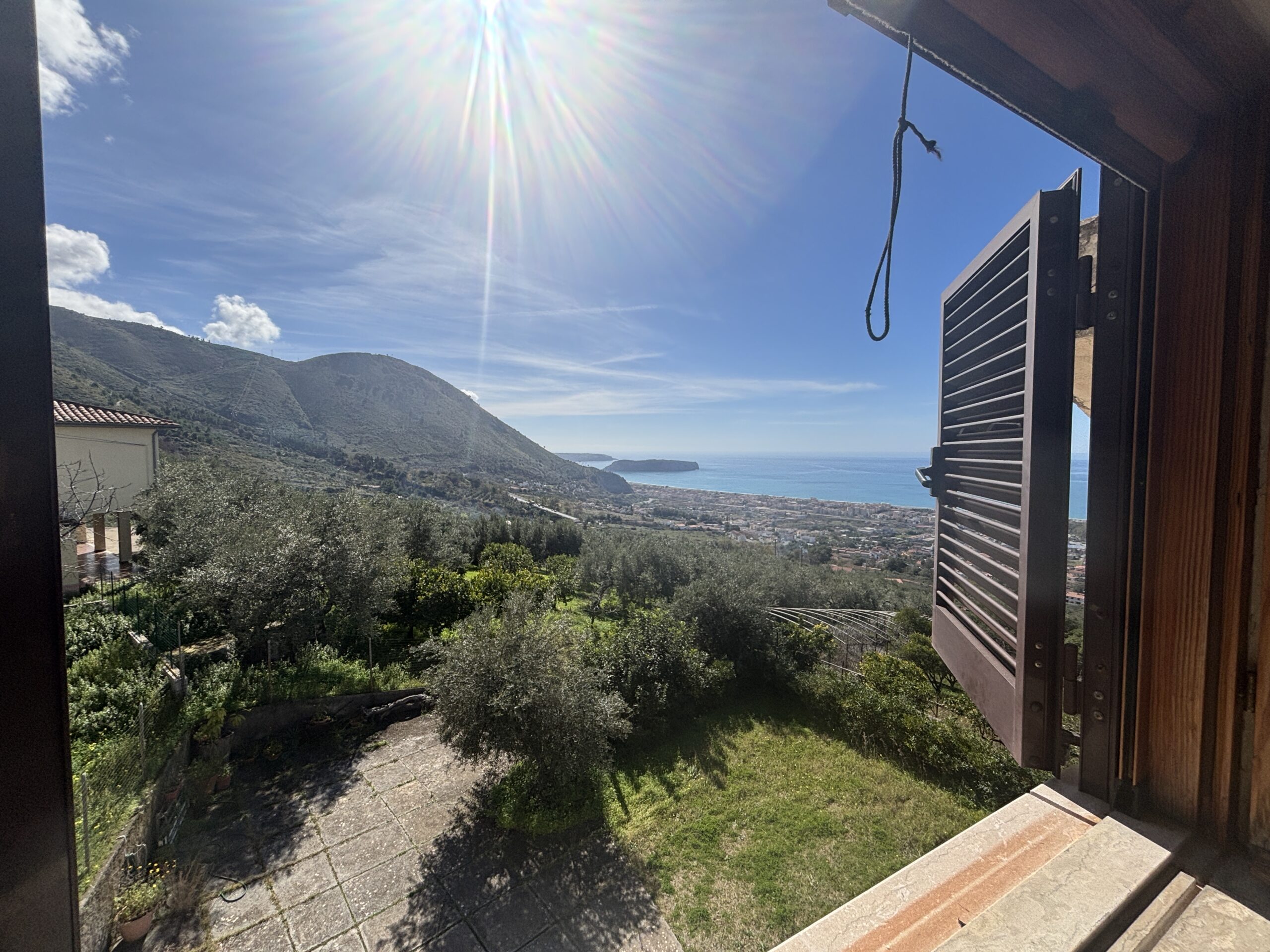 Villa a Praia a Mare con vista incredibile sul Mar Tirreno.