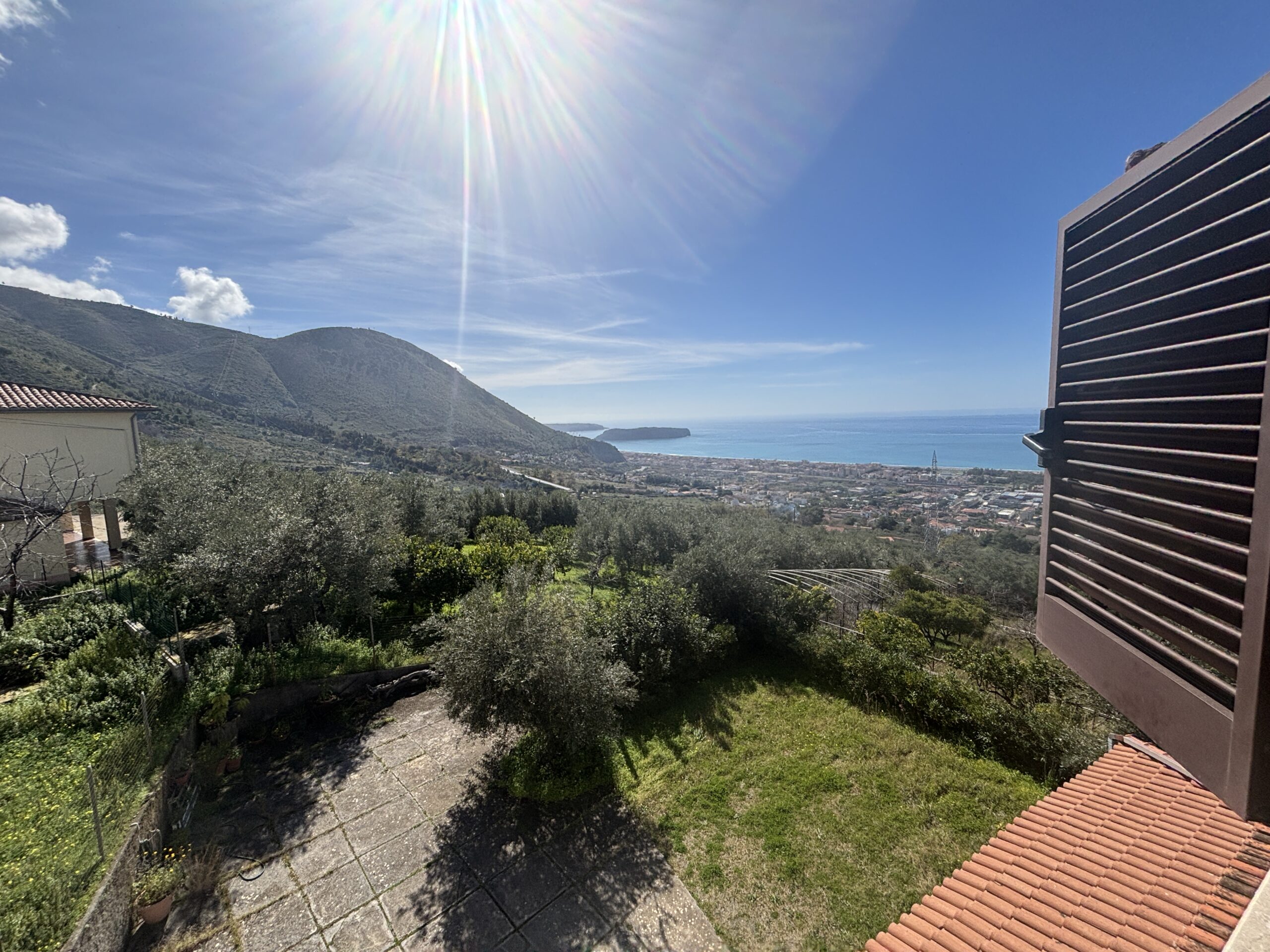 Villa a Praia a Mare con vista incredibile sul Mar Tirreno.