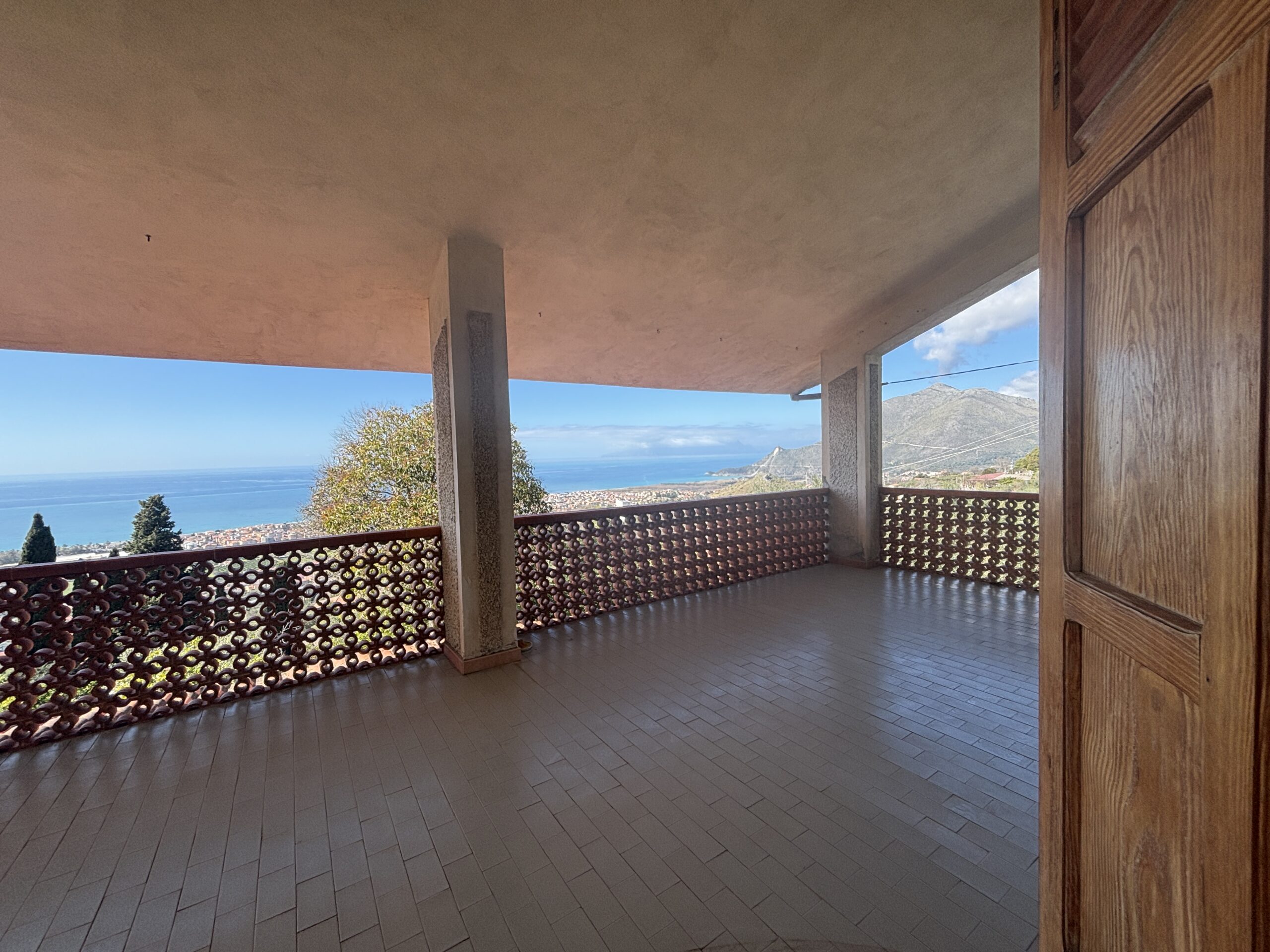 Villa a Praia a Mare con vista incredibile sul Mar Tirreno.