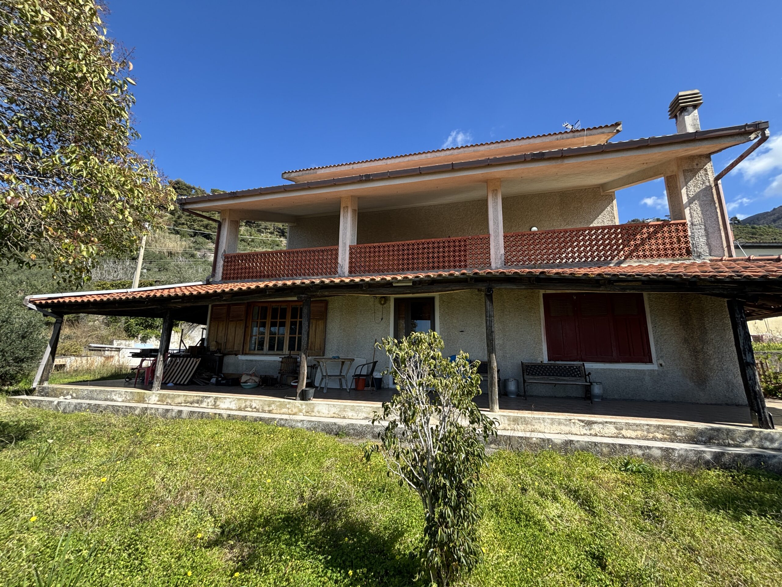 Villa a Praia a Mare con vista incredibile sul Mar Tirreno.