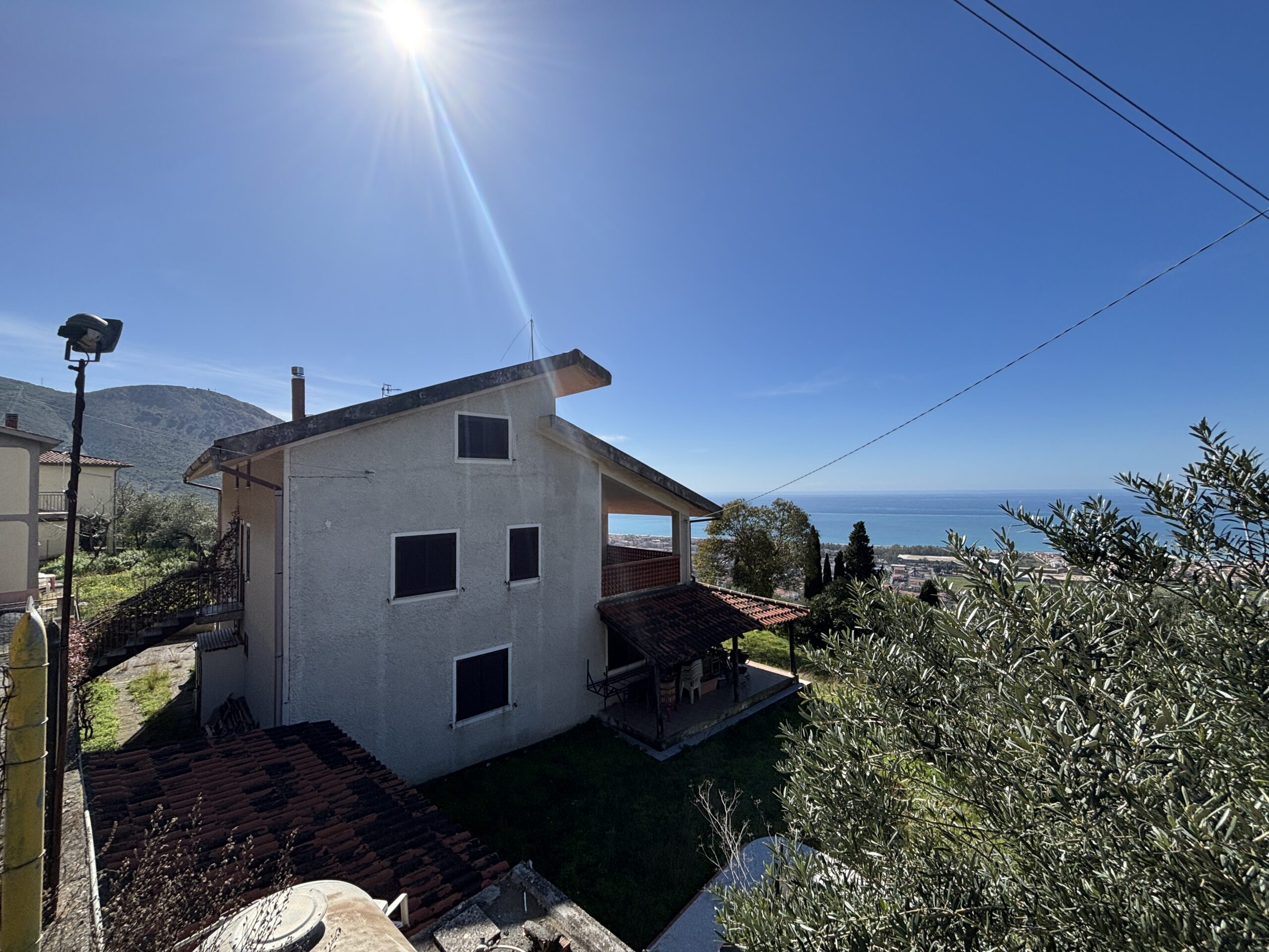 Villa a Praia a Mare con vista incredibile sul Mar Tirreno.