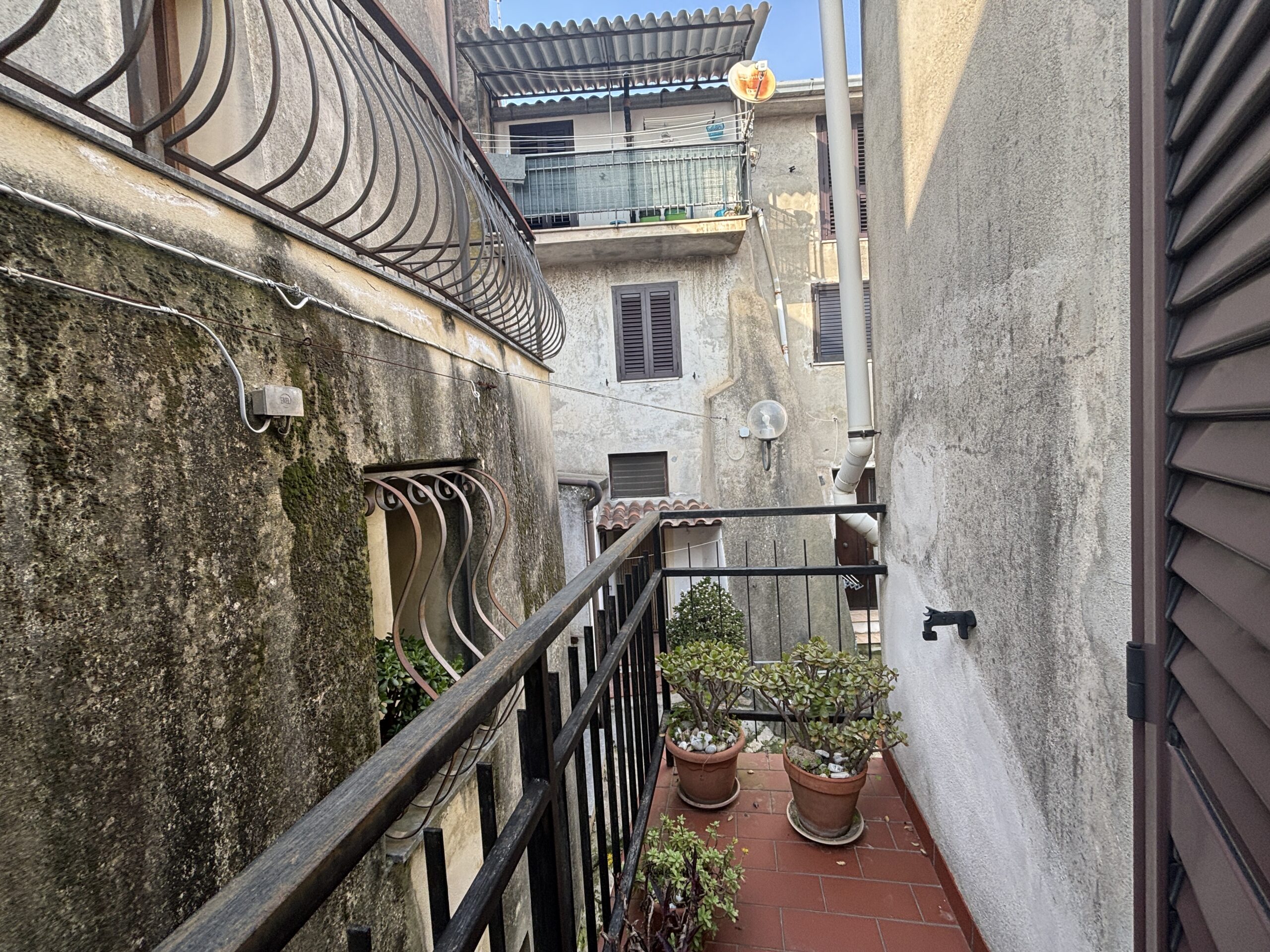 Large house in the historic centre of Bonifati.