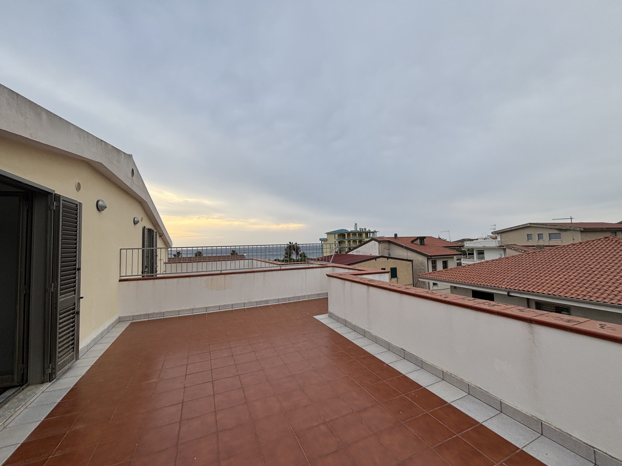 A flat with terrace in Guardia Piemontese.