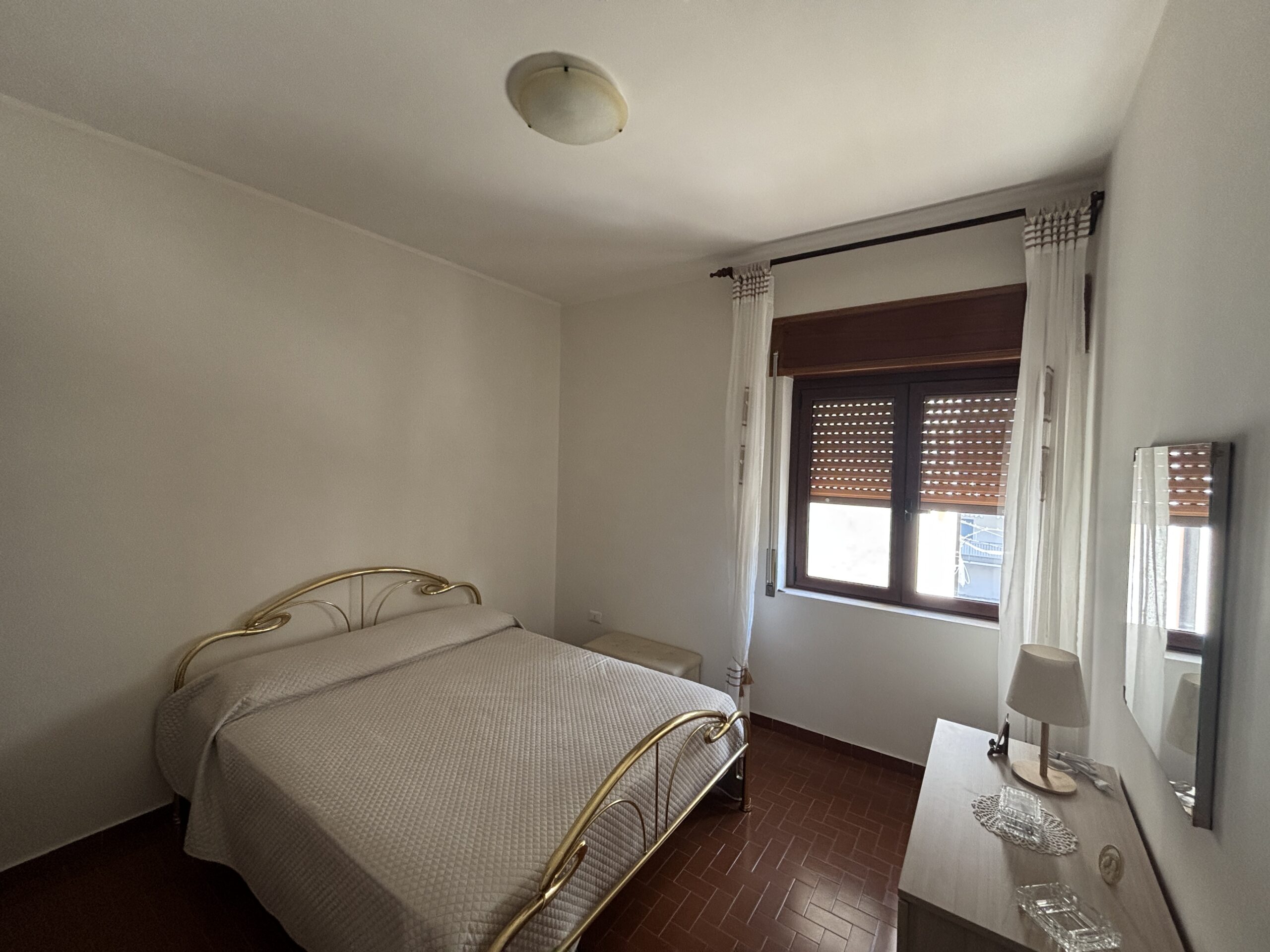Large flat in Toremezzo di Falconara by the sea.