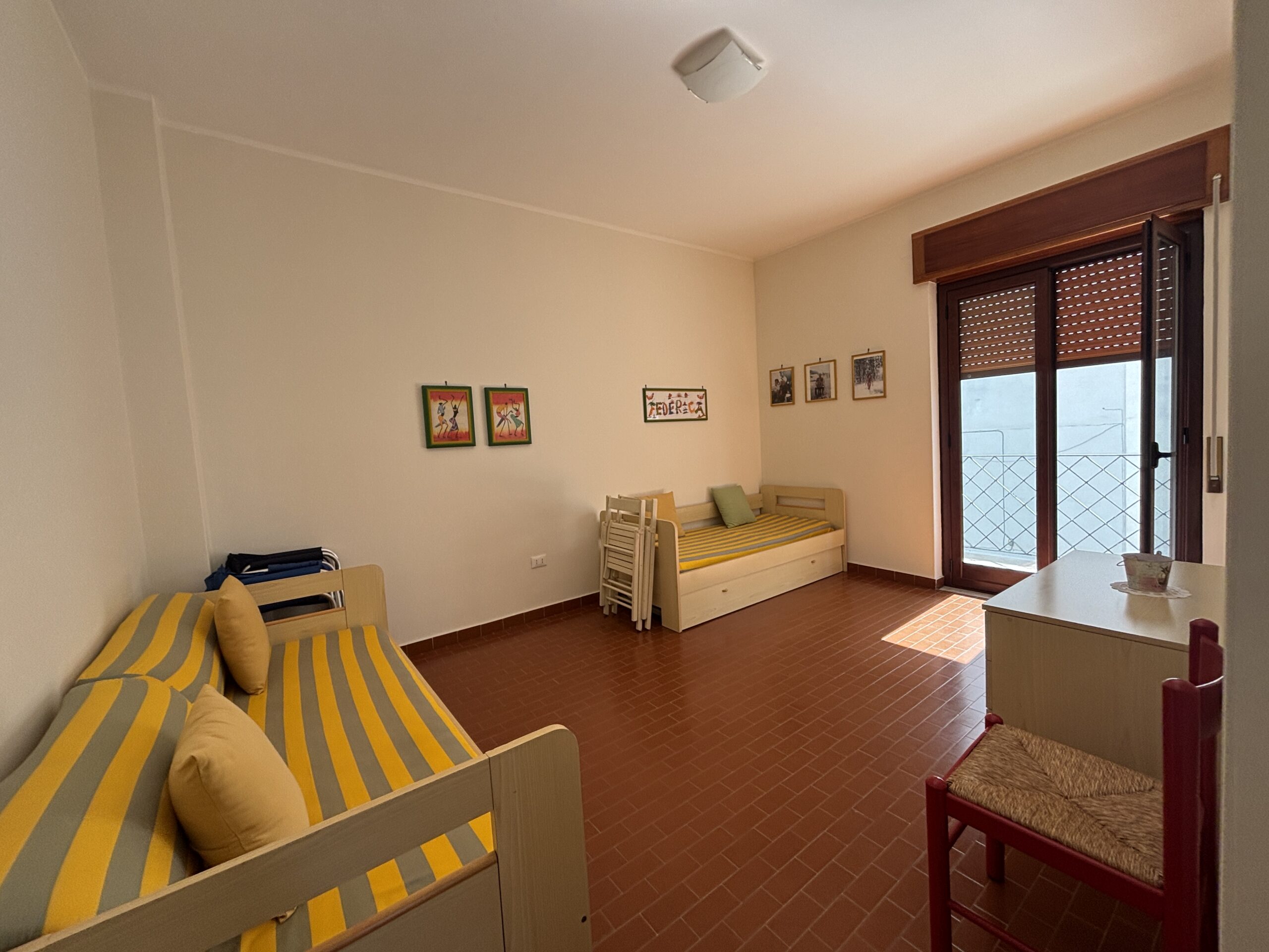 Large flat in Toremezzo di Falconara by the sea.