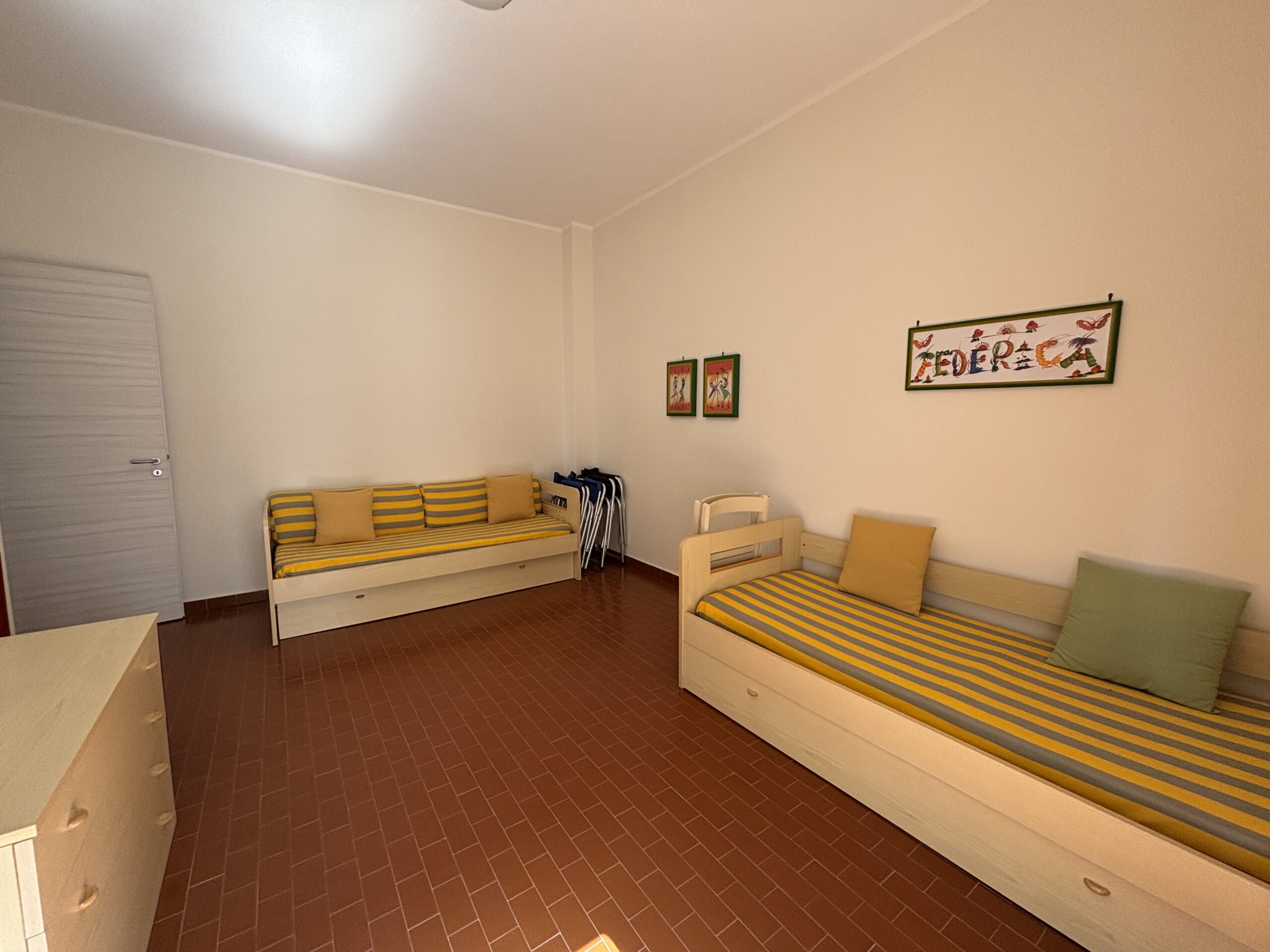 Large flat in Toremezzo di Falconara by the sea.