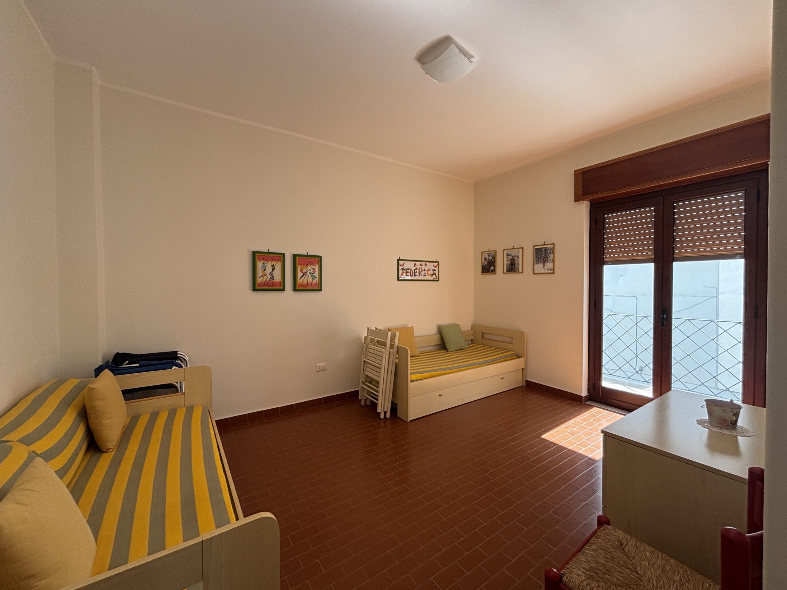 Large flat in Toremezzo di Falconara by the sea.