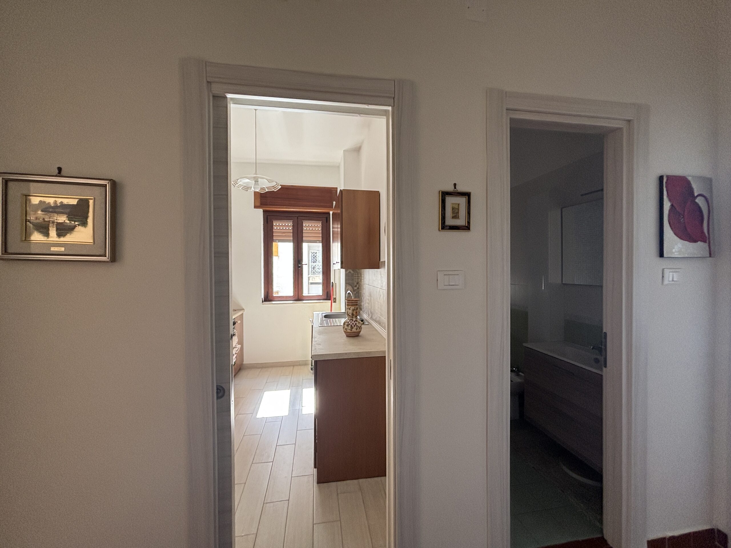 Large flat in Toremezzo di Falconara by the sea.