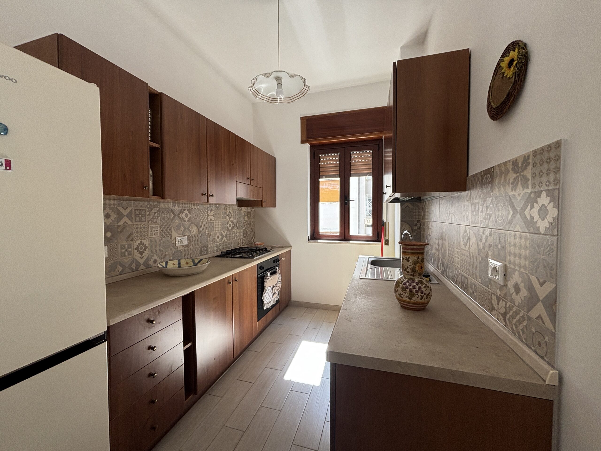 Large flat in Toremezzo di Falconara by the sea.