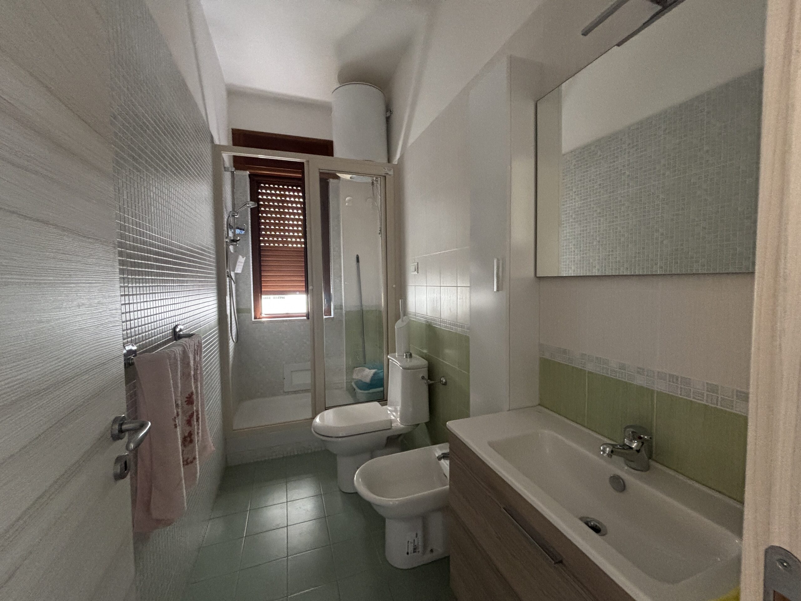 Large flat in Toremezzo di Falconara by the sea.