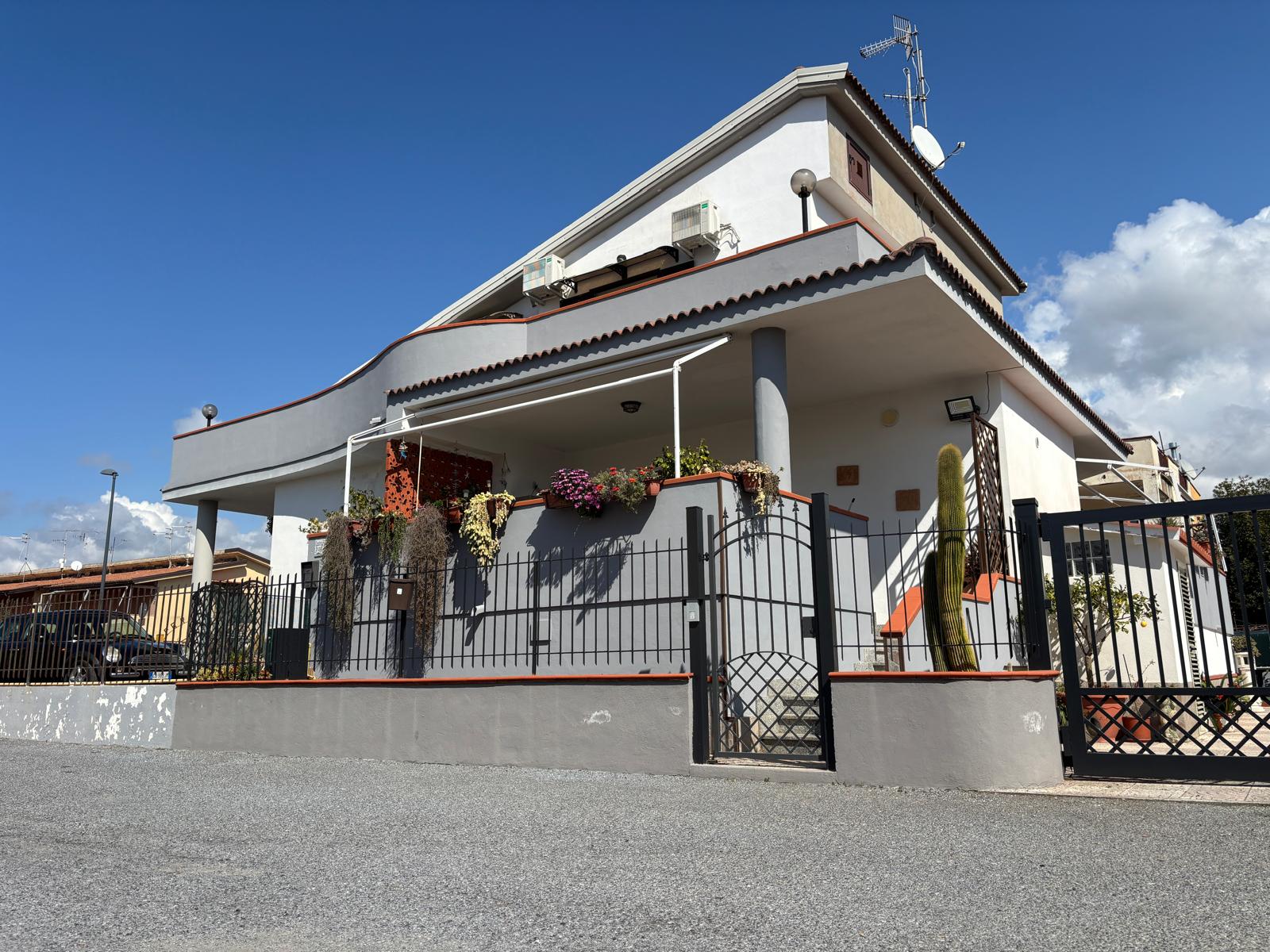 Prestigious villa in the heart of Santa Maria del Cedro