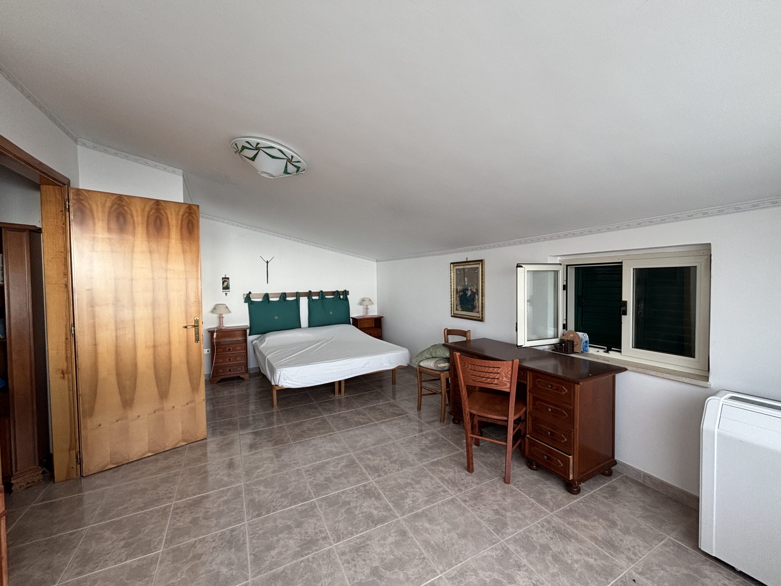 Fantastic property with views of the Tyrrhenian Sea