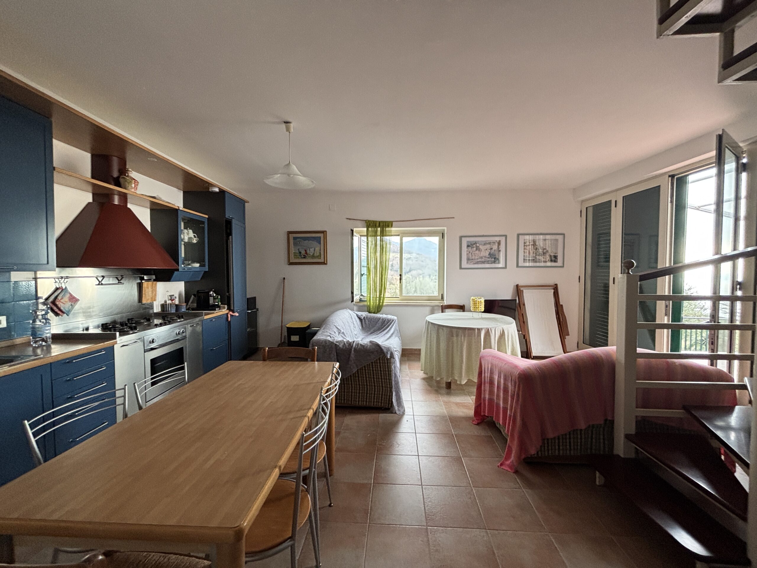 Fantastic property with views of the Tyrrhenian Sea