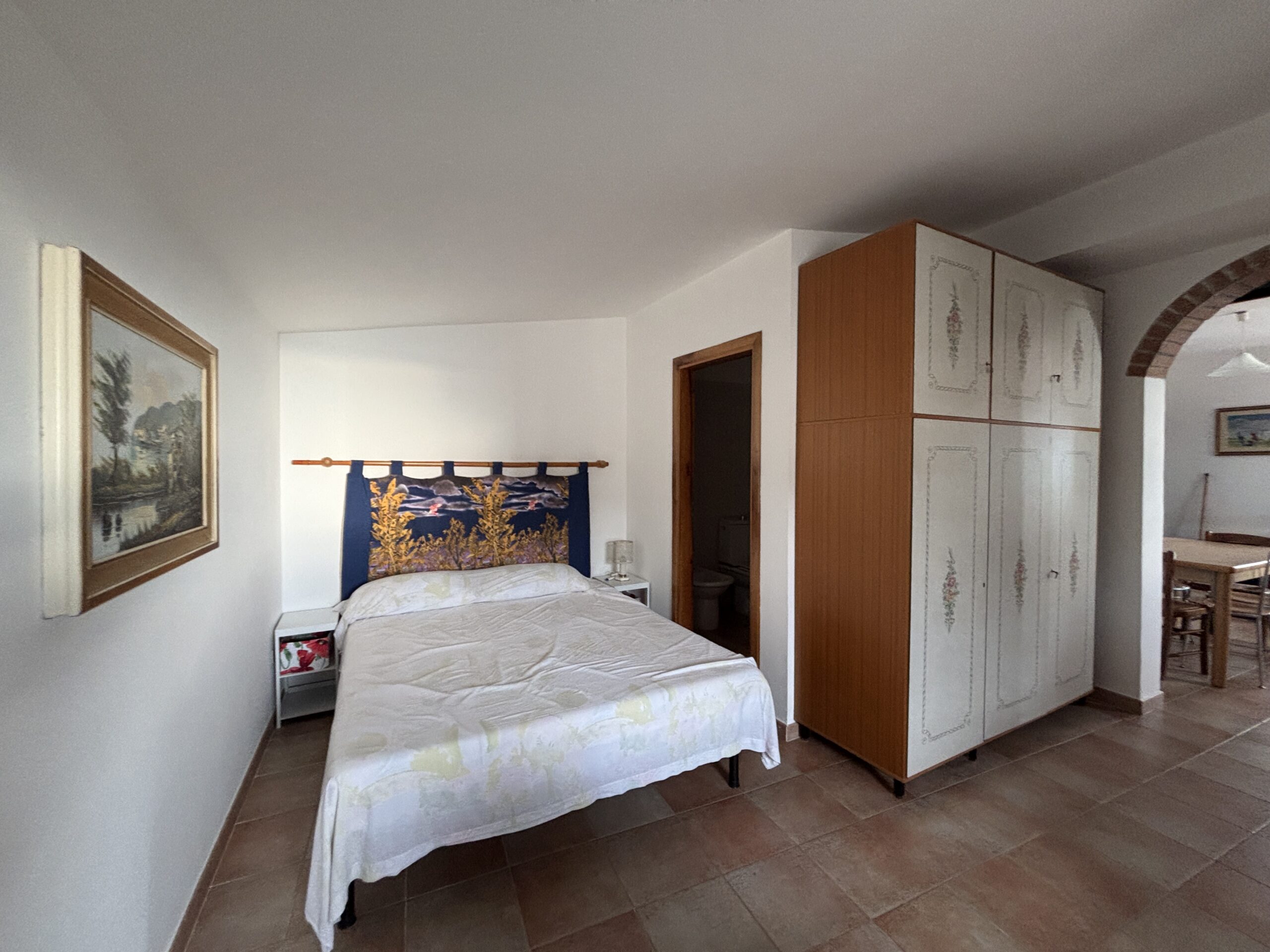 Fantastic property with views of the Tyrrhenian Sea