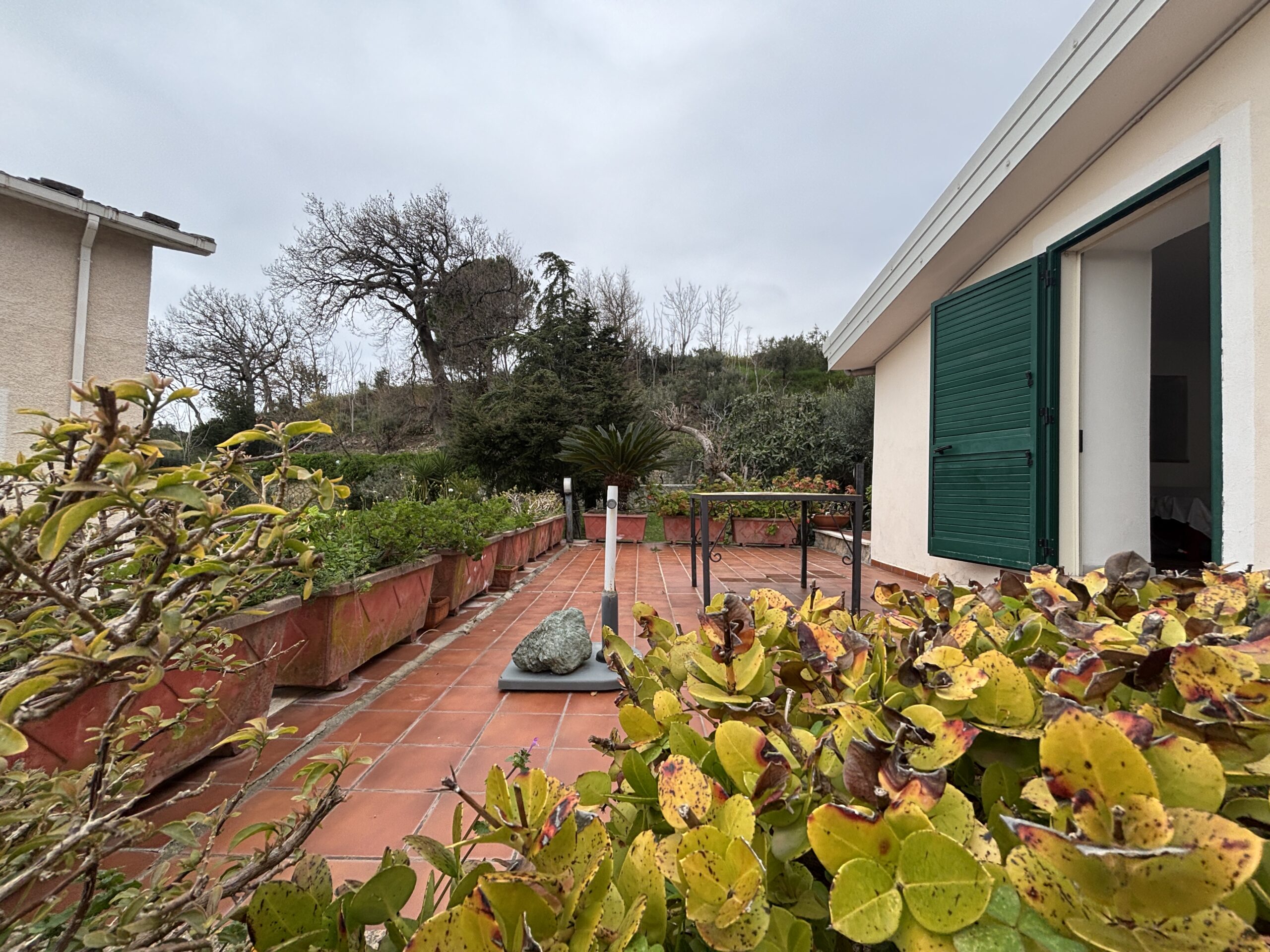 Fantastic property with views of the Tyrrhenian Sea