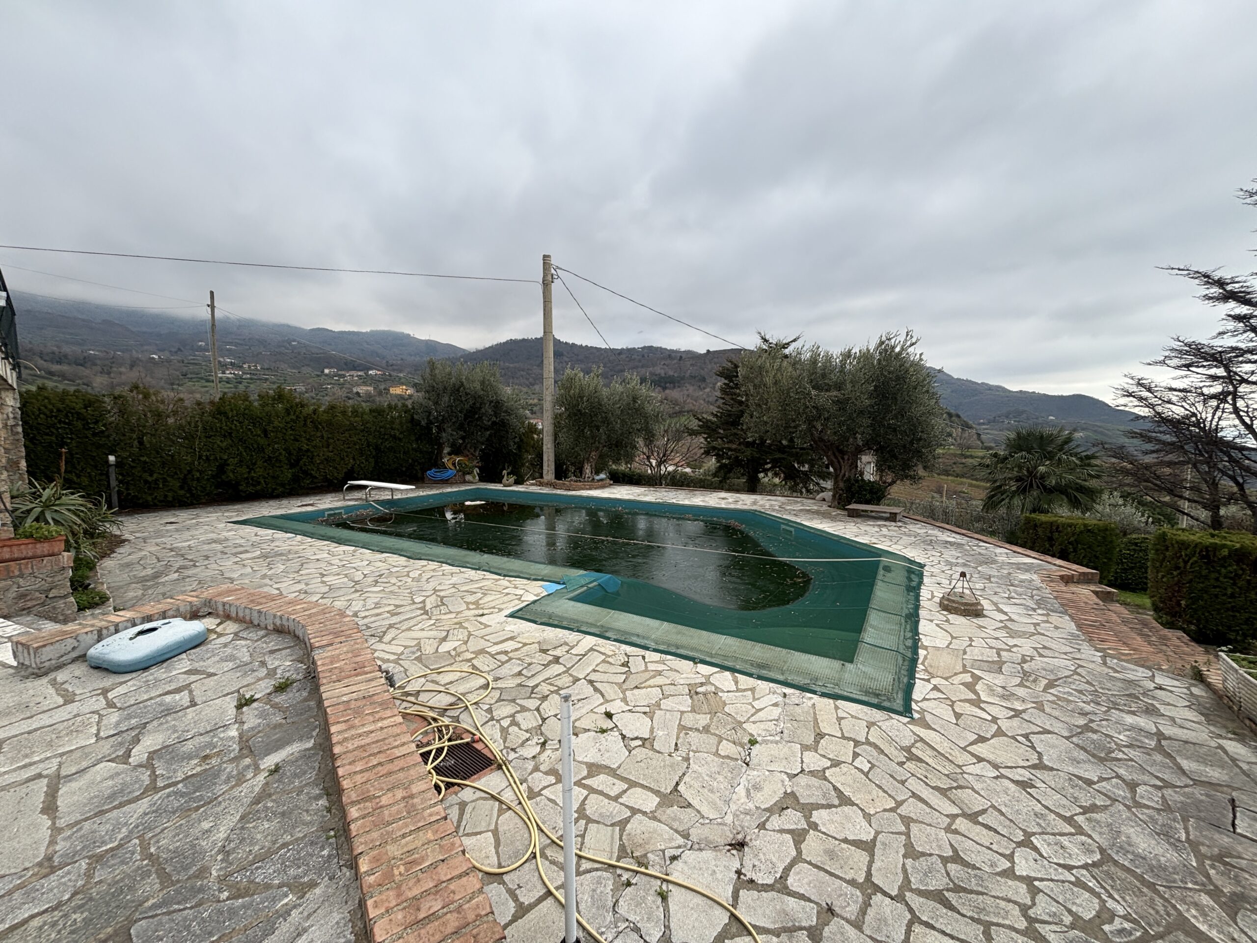 Fantastic property with views of the Tyrrhenian Sea