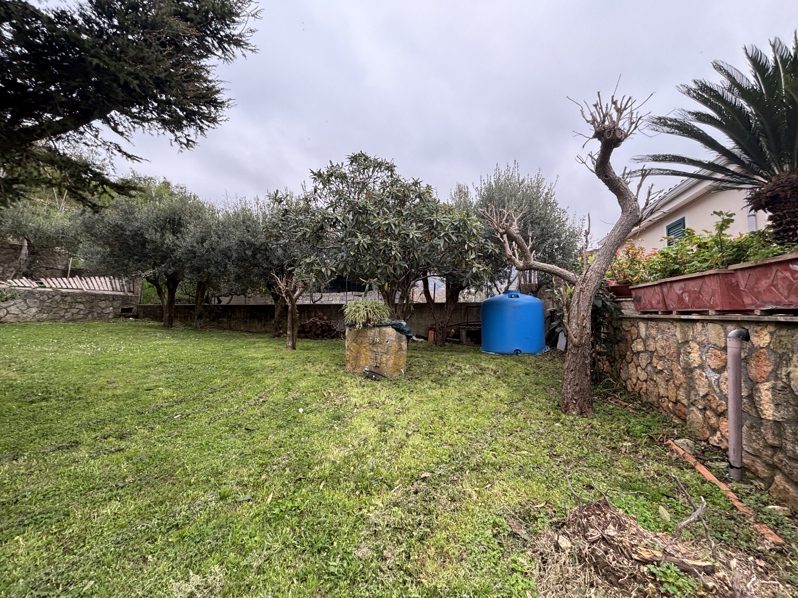 Fantastic property with views of the Tyrrhenian Sea