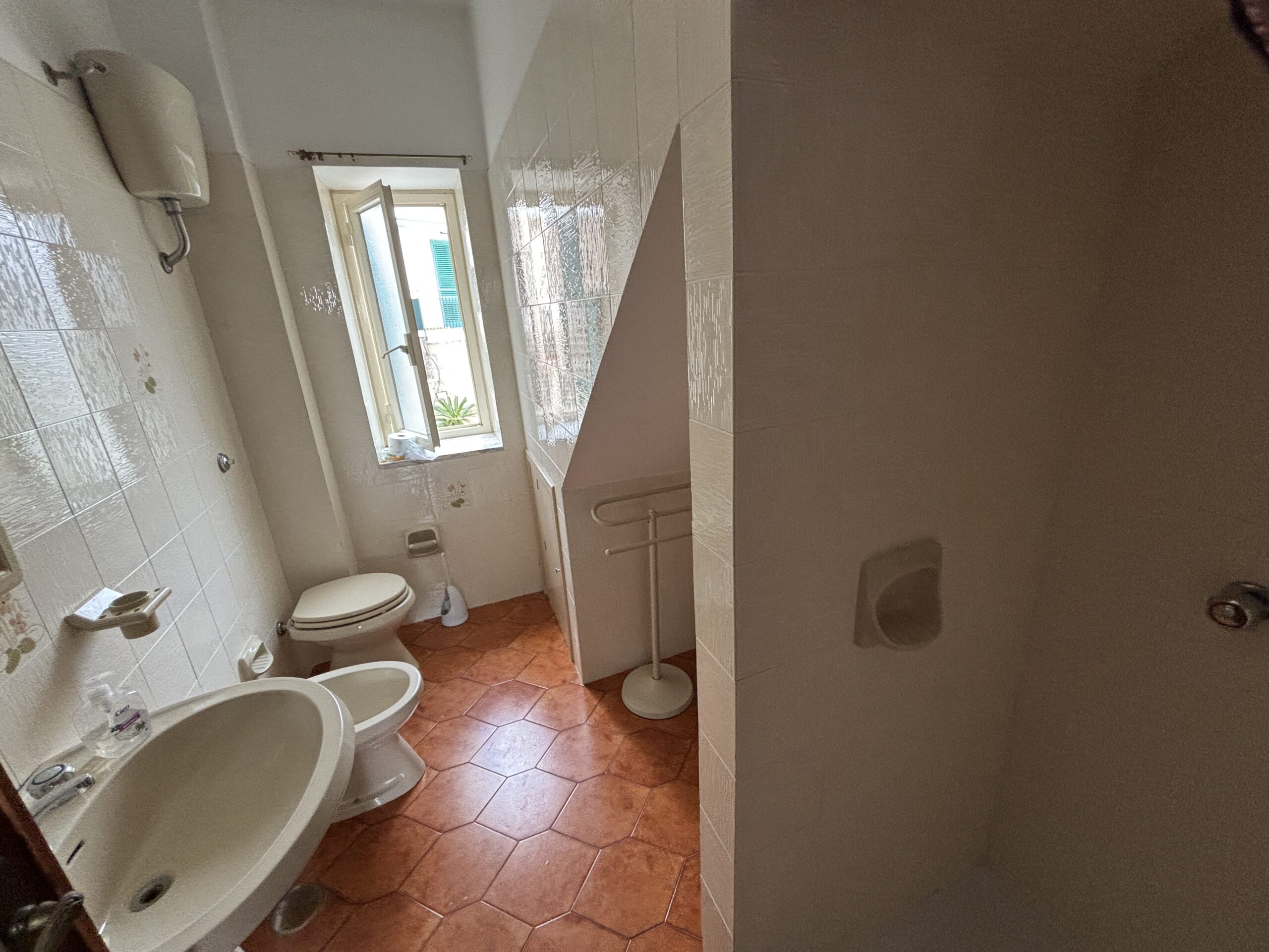 Fantastic property with views of the Tyrrhenian Sea