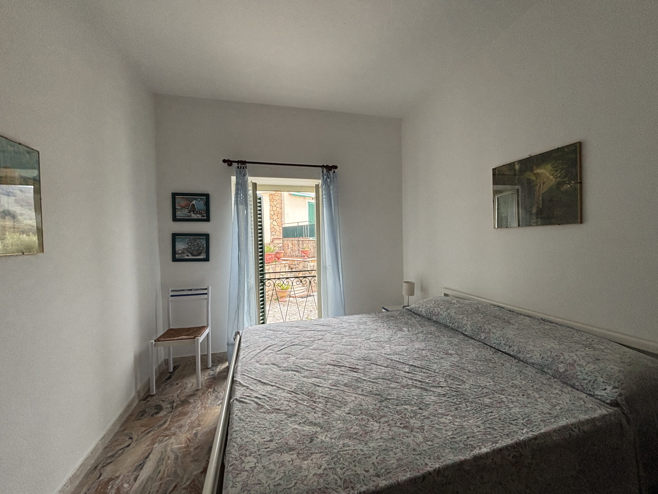 Fantastic property with views of the Tyrrhenian Sea