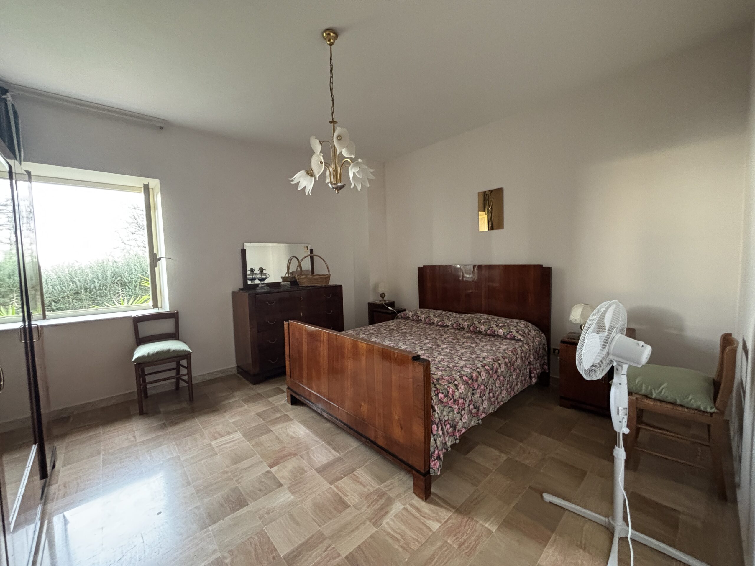 Fantastic property with views of the Tyrrhenian Sea