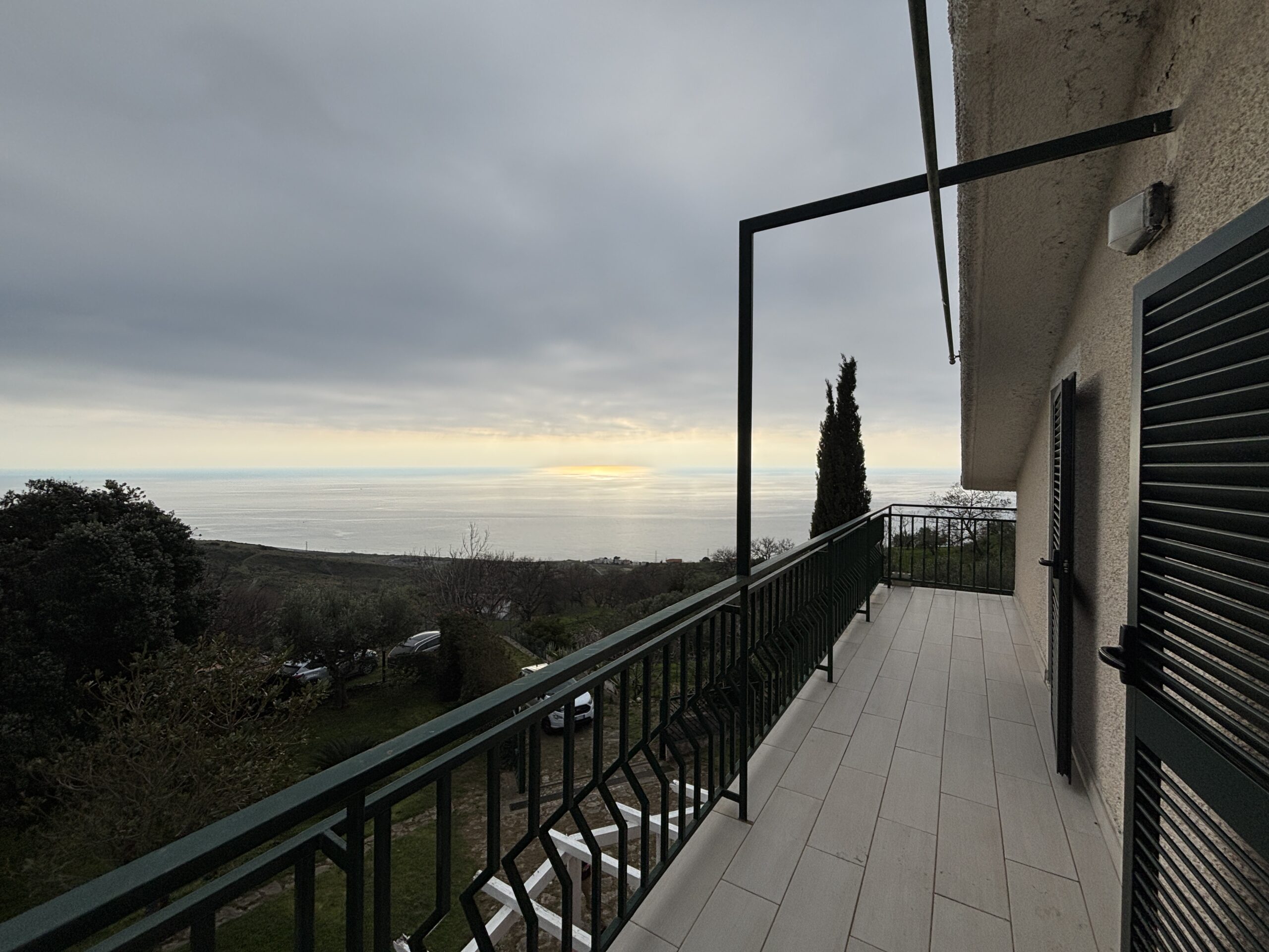 Fantastic property with views of the Tyrrhenian Sea