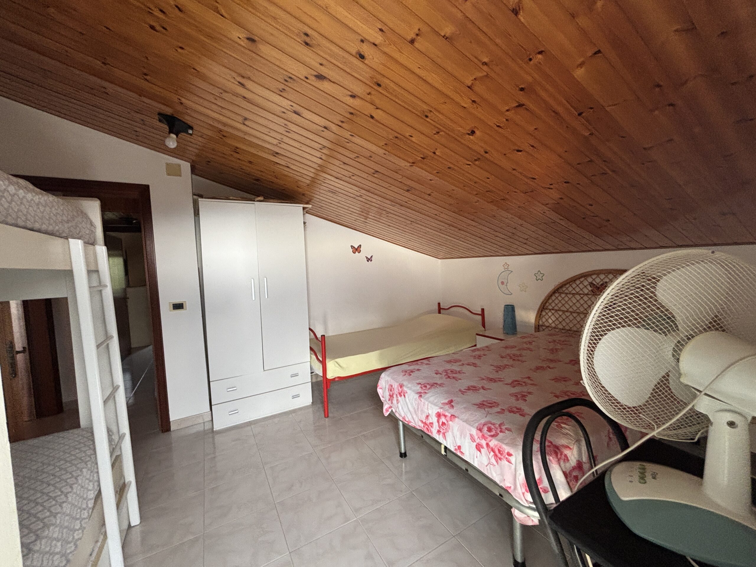 Fantastic property with views of the Tyrrhenian Sea