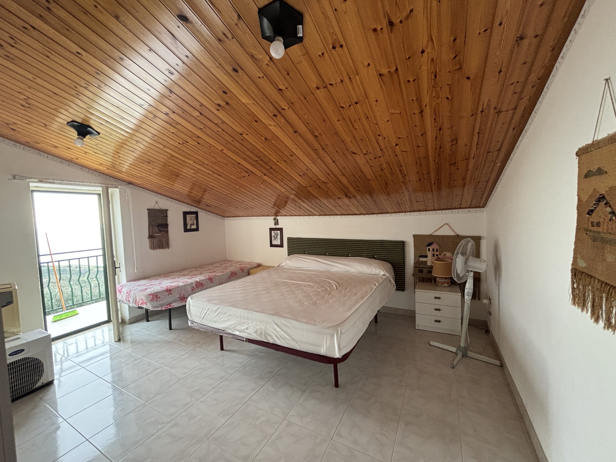 Fantastic property with views of the Tyrrhenian Sea