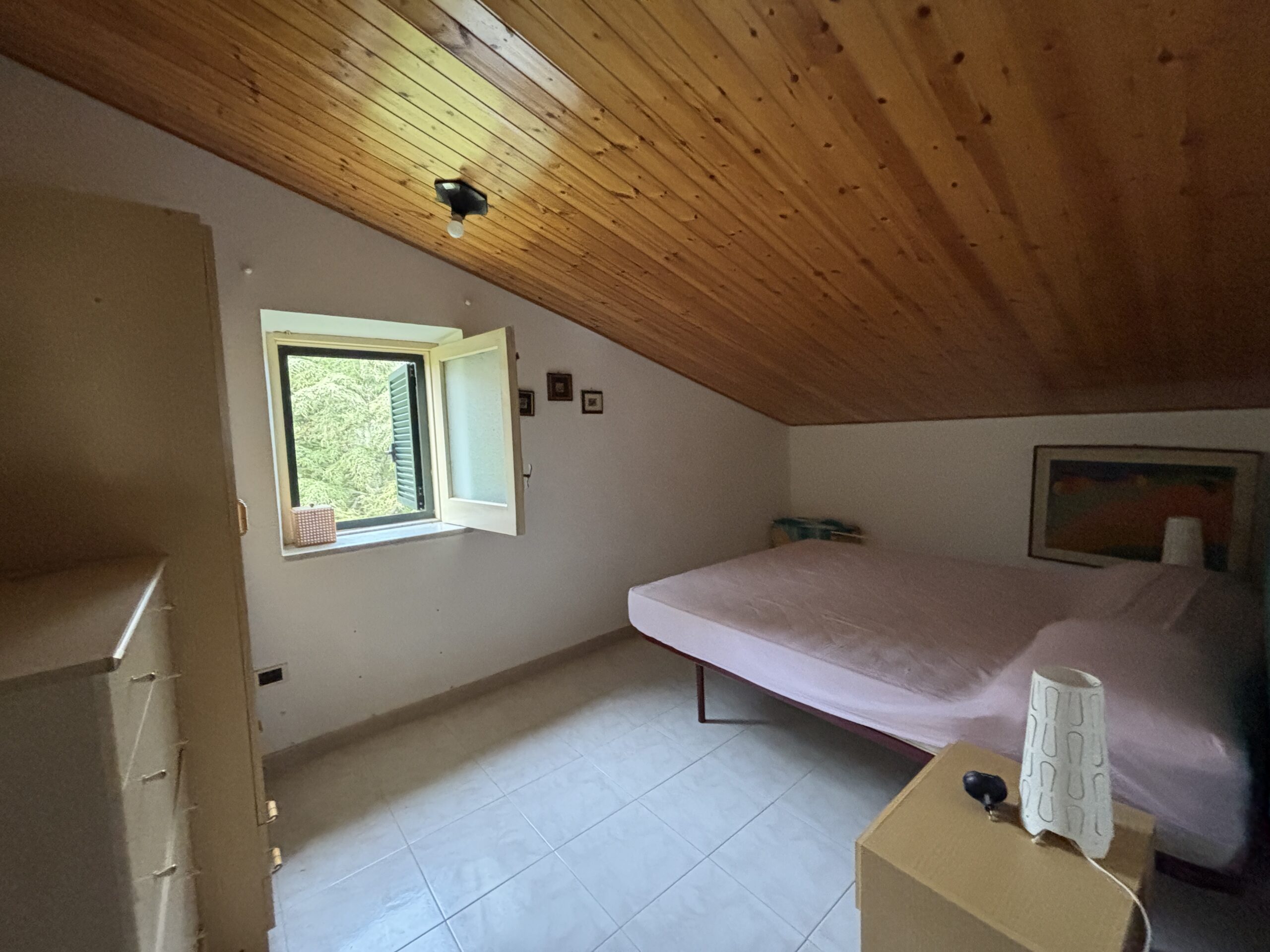 Fantastic property with views of the Tyrrhenian Sea