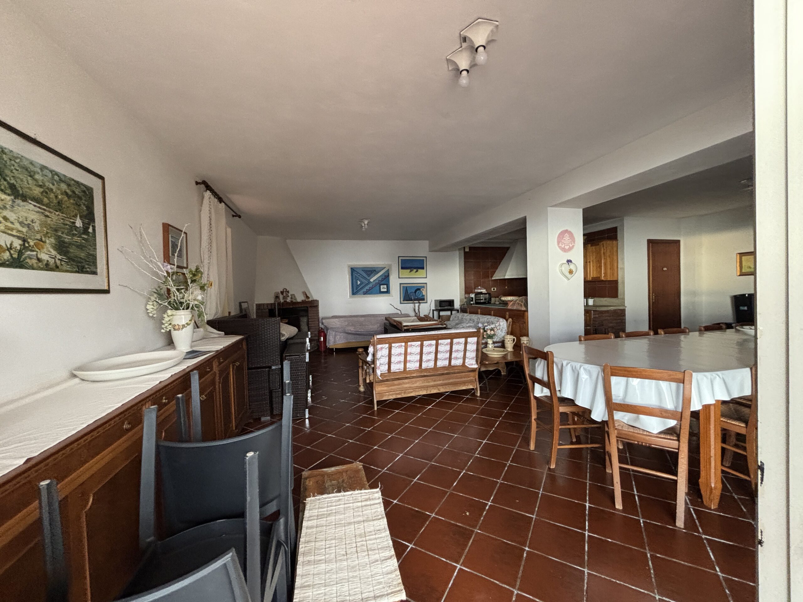 Fantastic property with views of the Tyrrhenian Sea