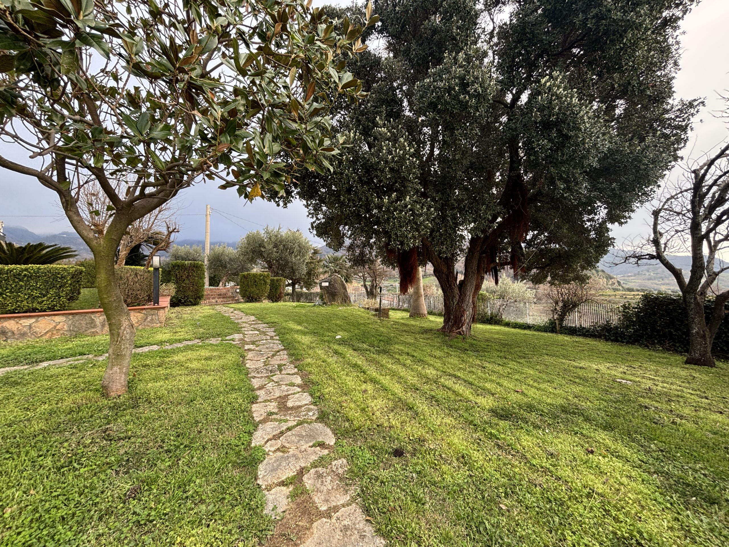 Fantastic property with views of the Tyrrhenian Sea