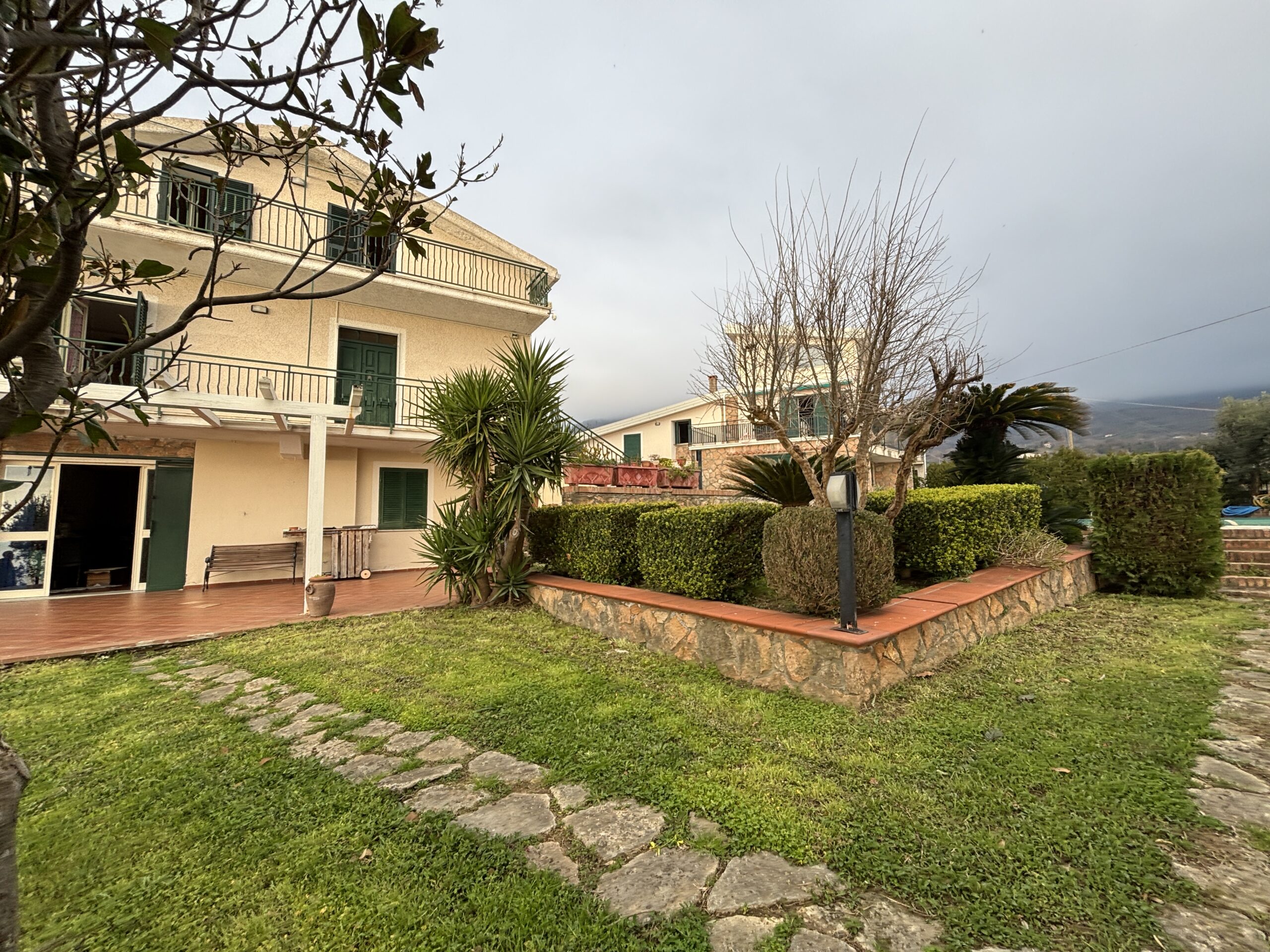 Fantastic property with views of the Tyrrhenian Sea