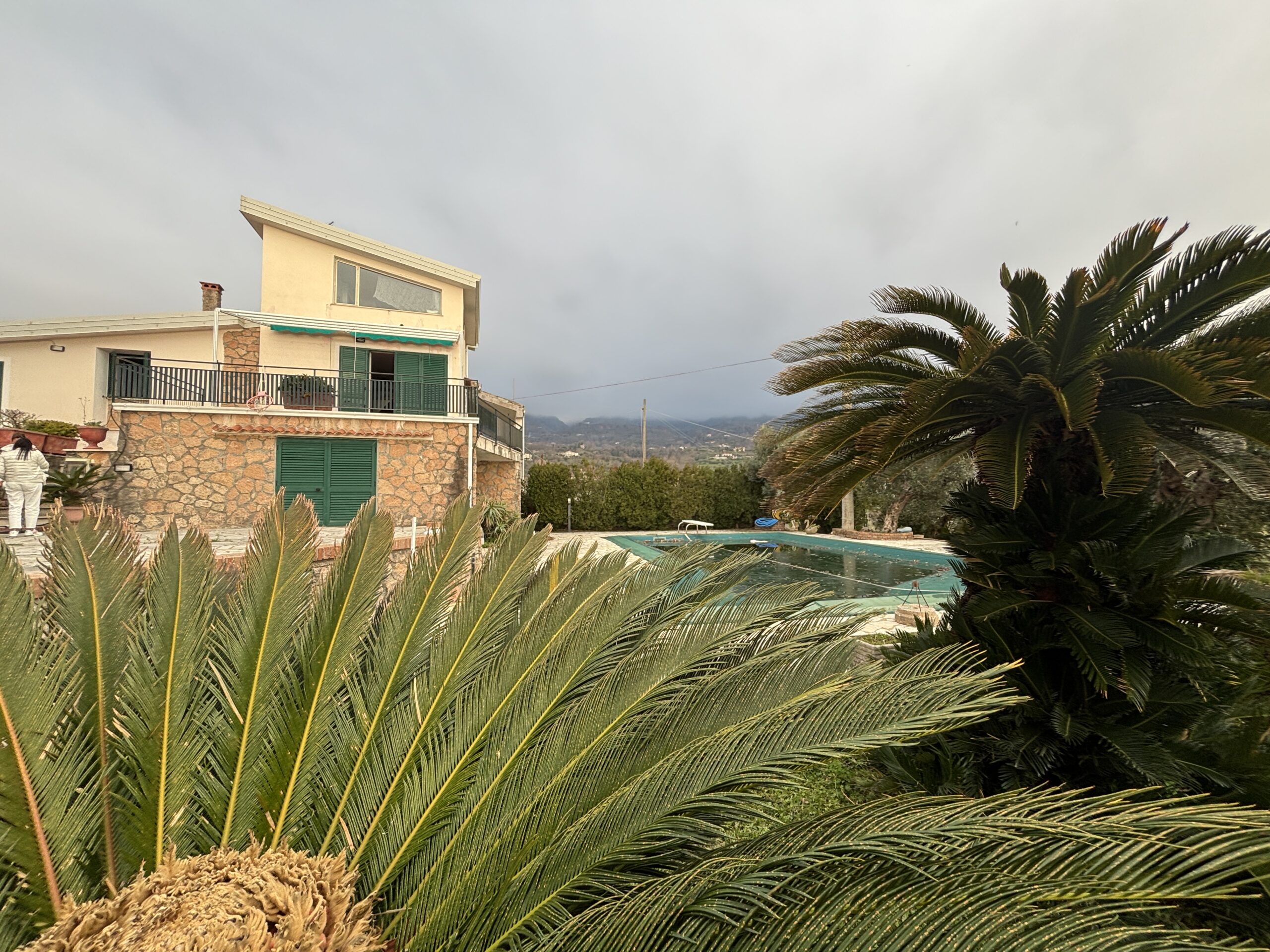 Fantastic property with views of the Tyrrhenian Sea