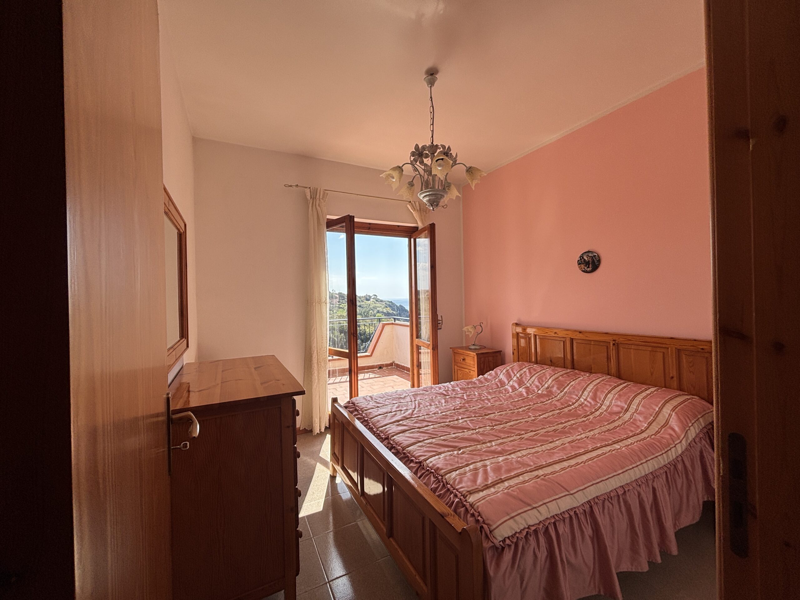 Bright house with sea view