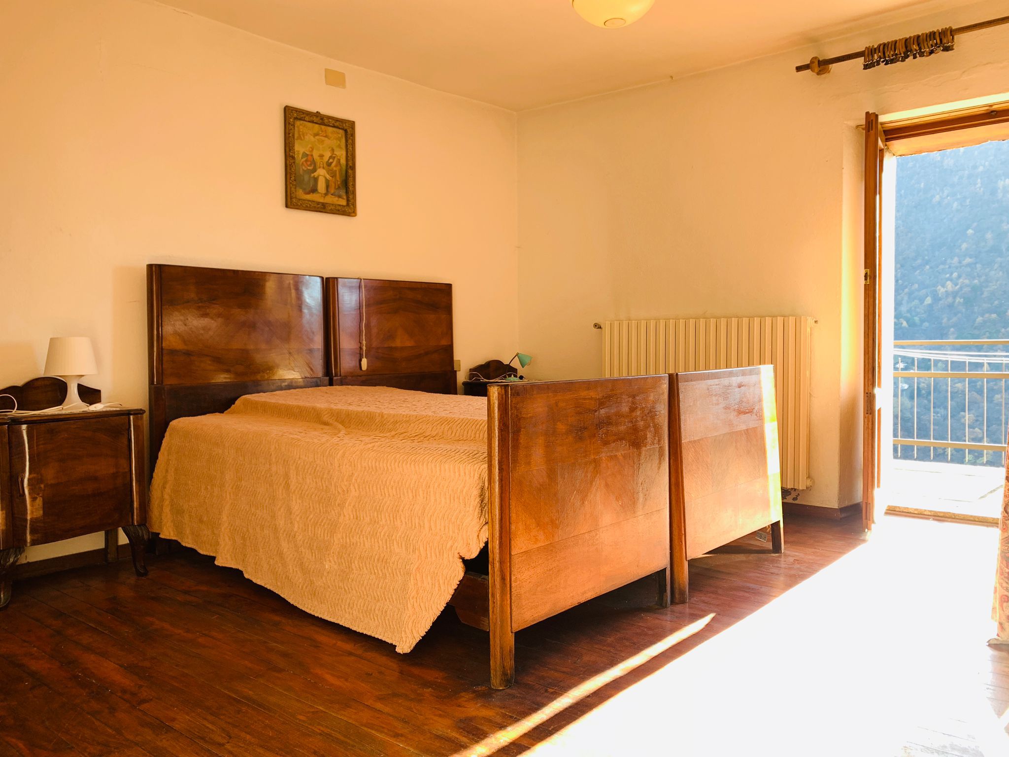 Detached house with a lake view