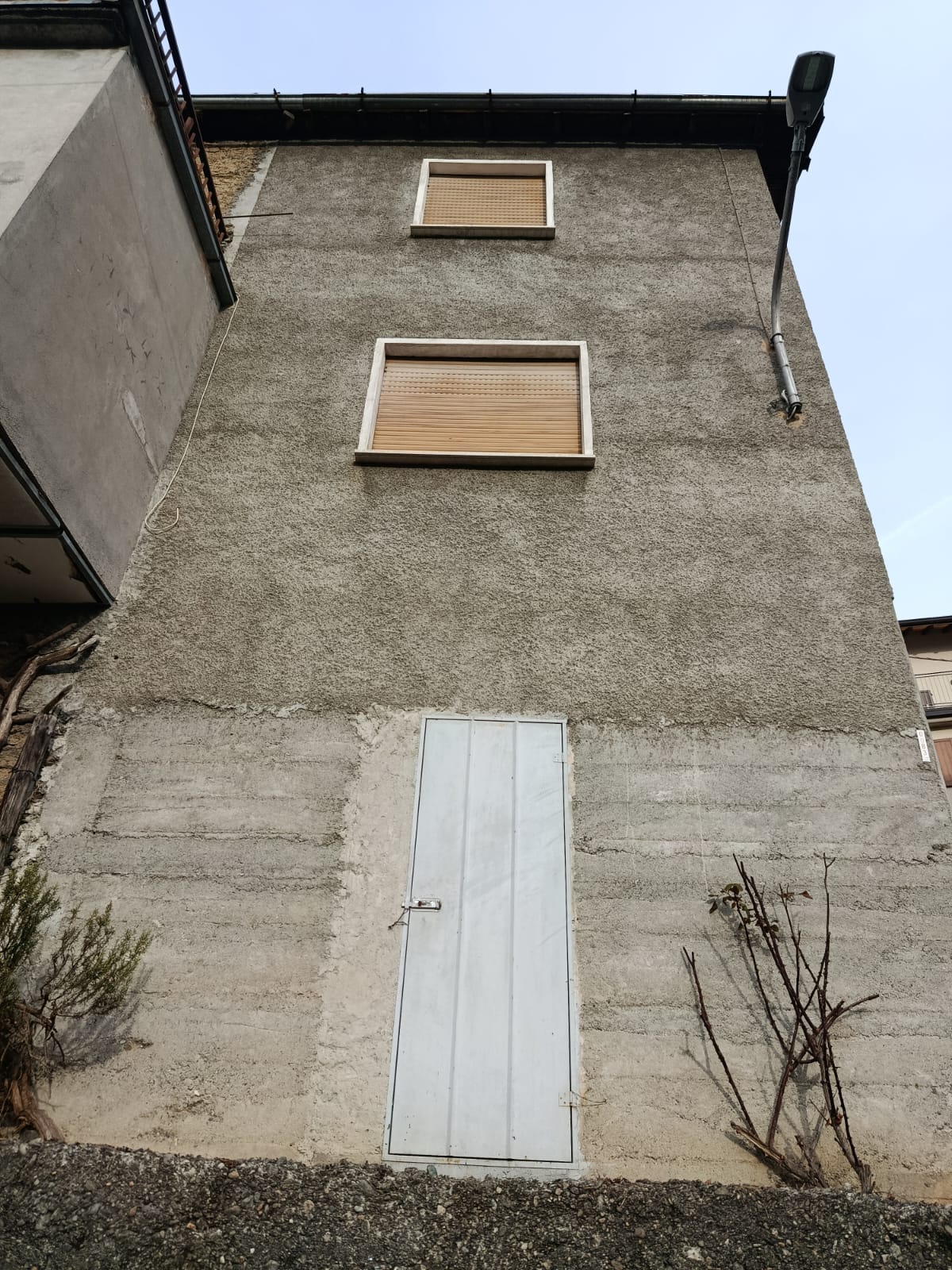 Detached house with a lake view