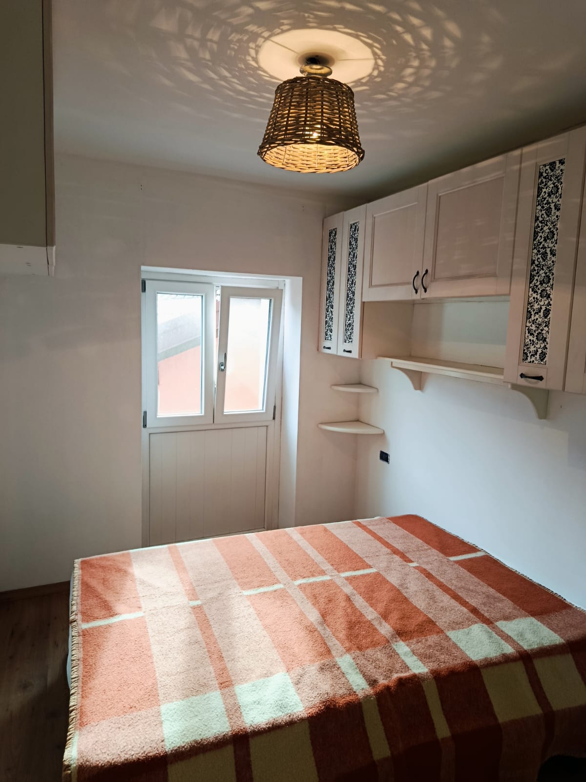 Apartment renovated a few steps from Lake Como