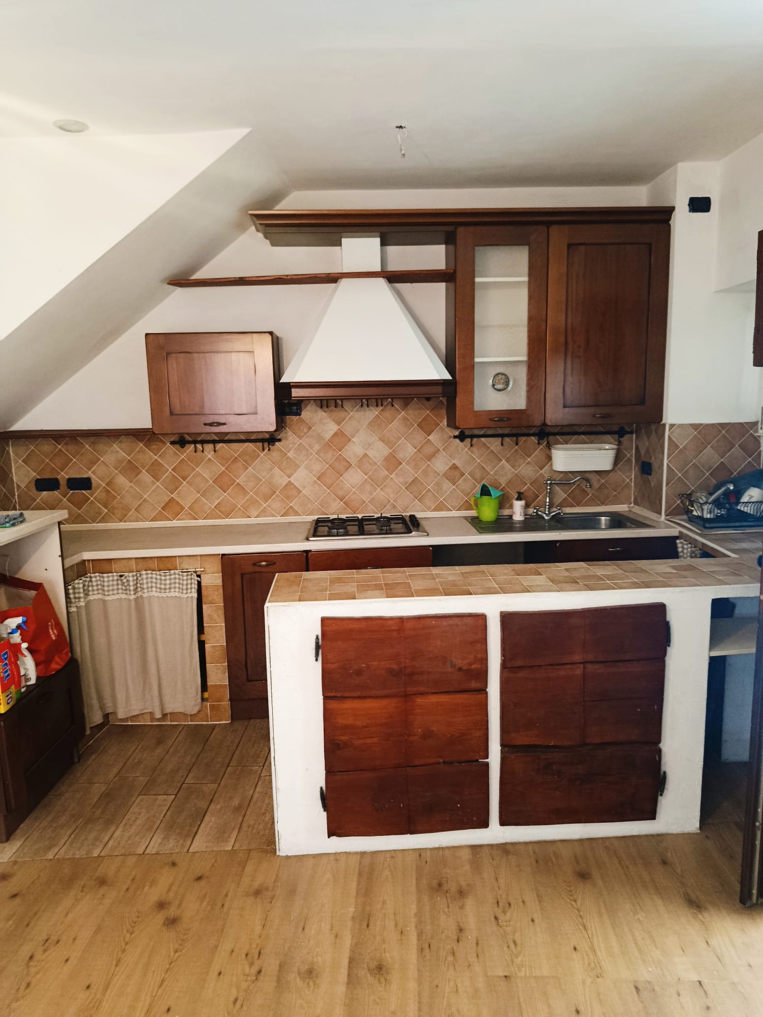 Apartment renovated a few steps from Lake Como