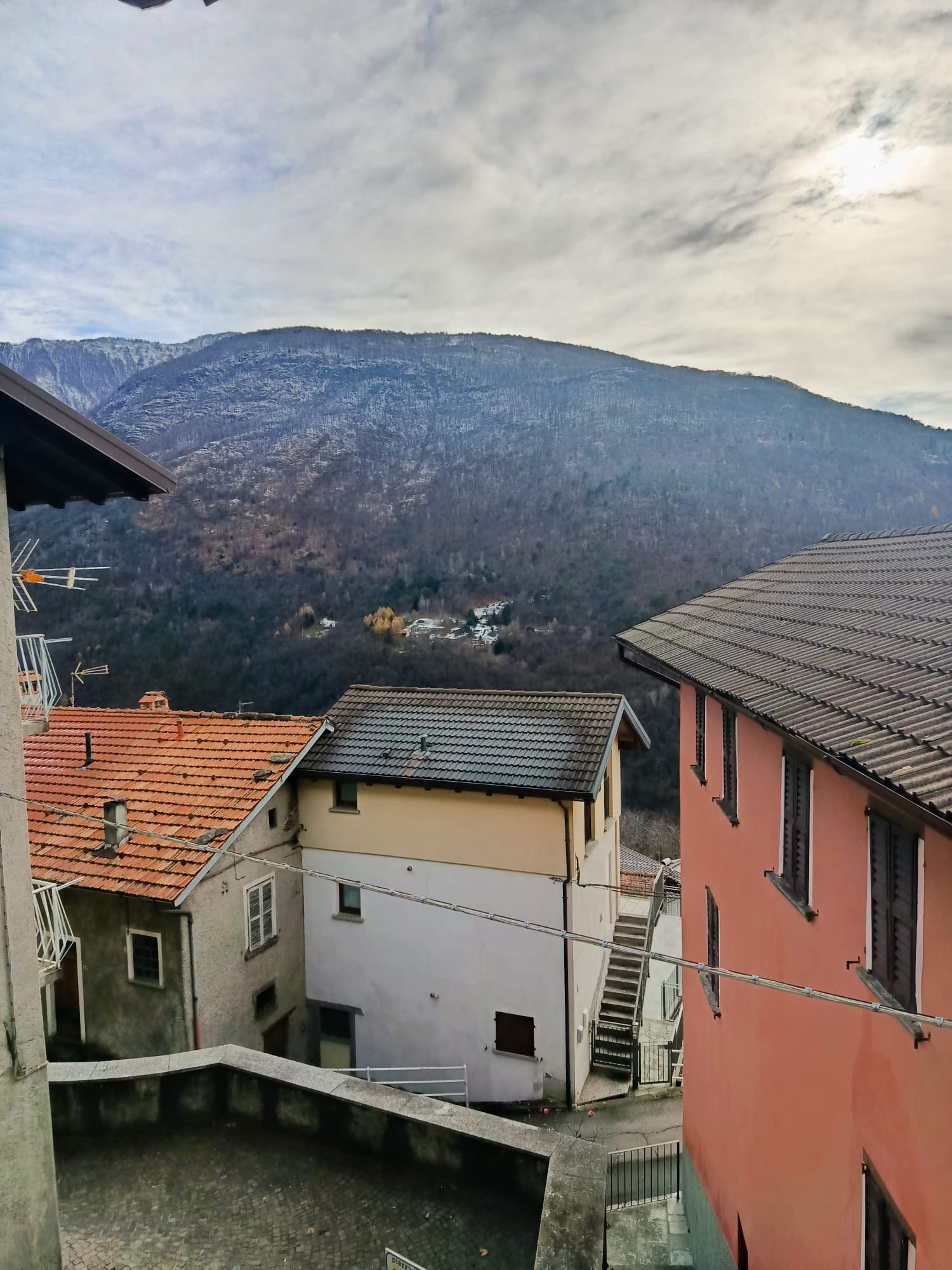 Apartment renovated a few steps from Lake Como