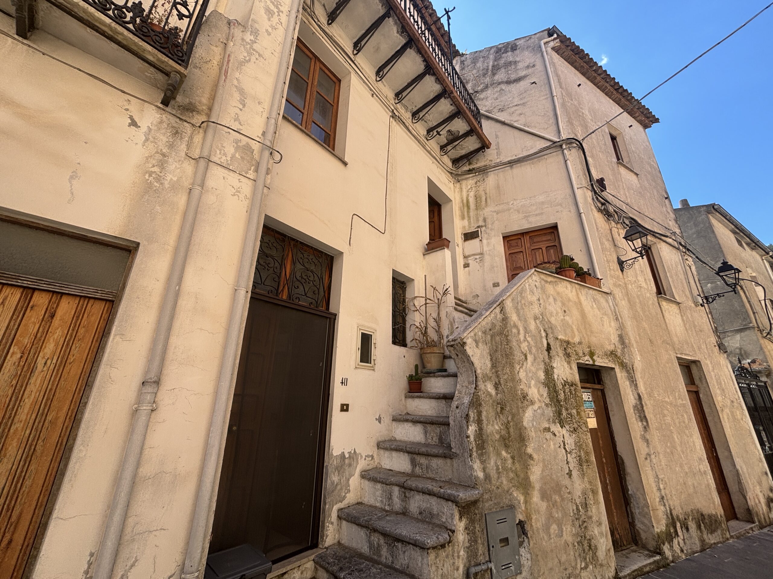 A charming property in the heart of Tortora’s historic centre