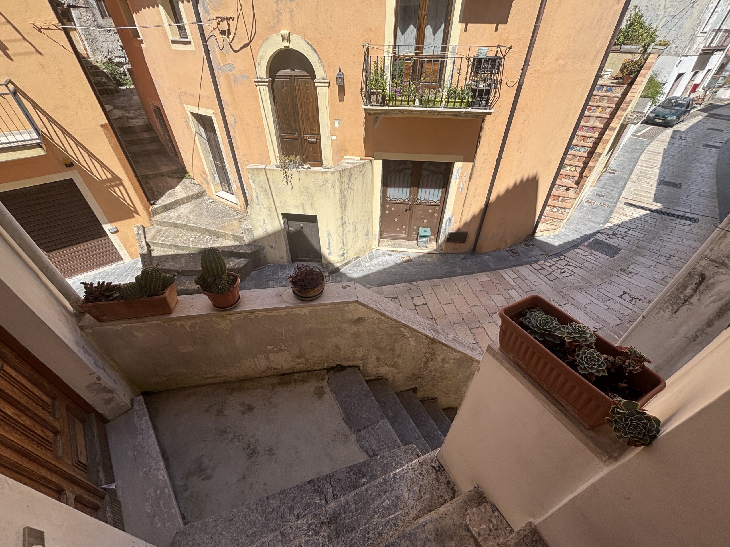 A charming property in the heart of Tortora’s historic centre