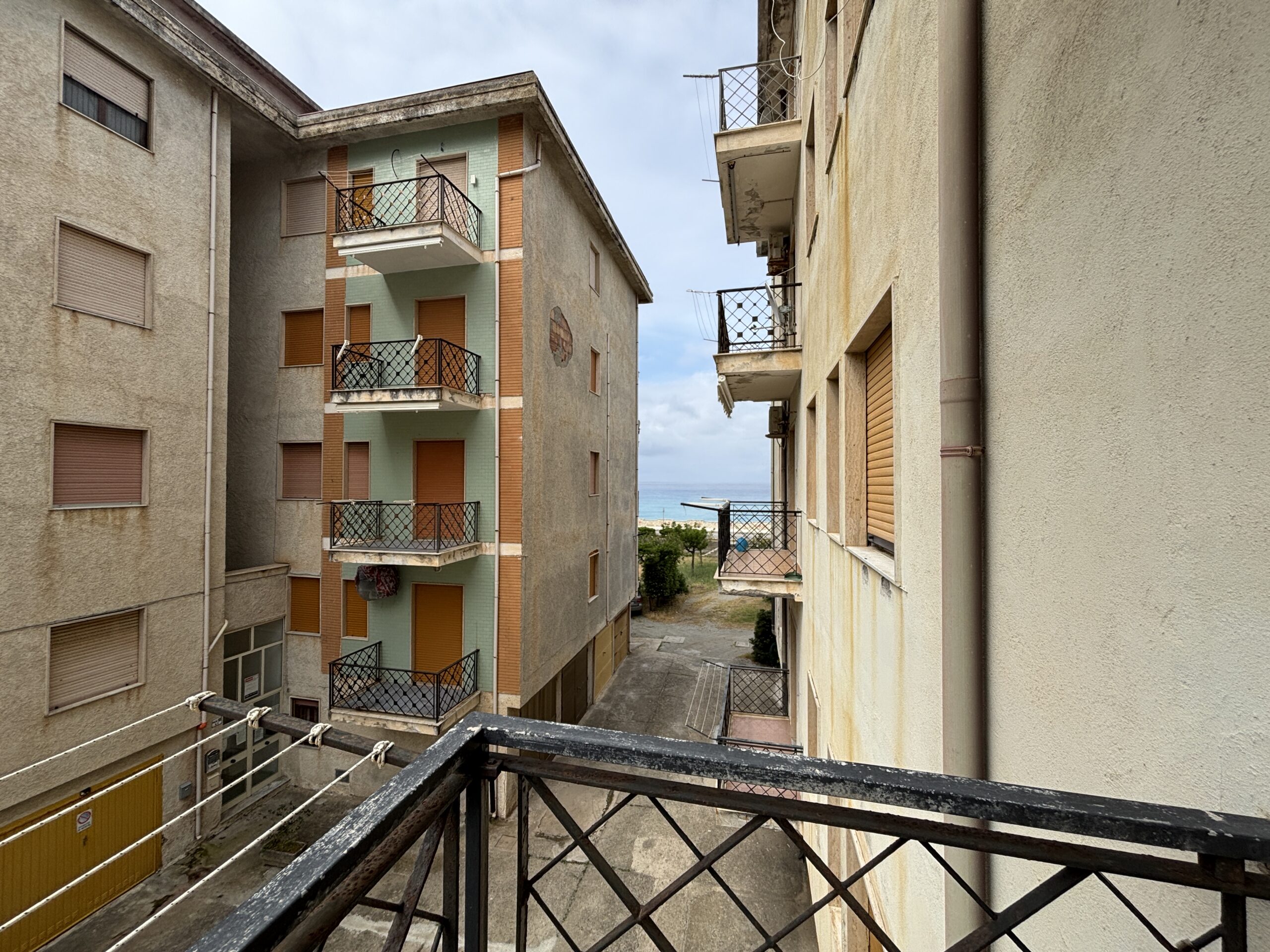 Appartamento a Torremezzo, a pochi passi dal mare