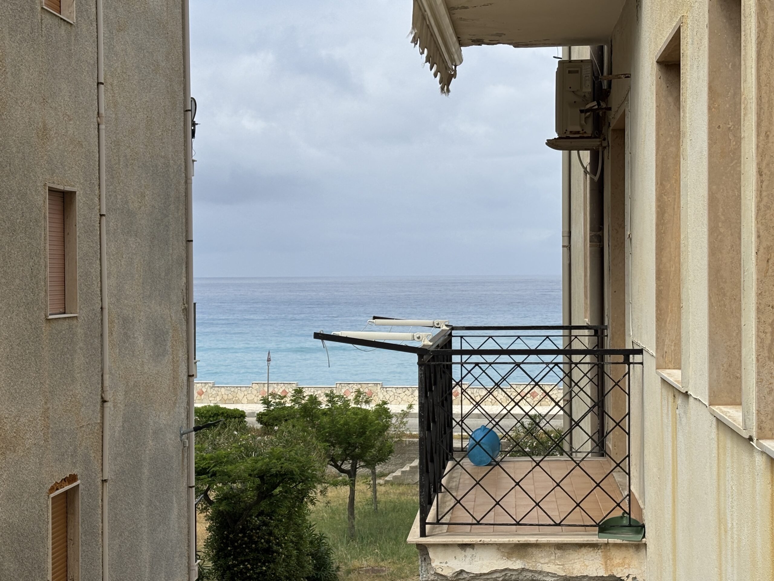 Appartamento a Torremezzo, a pochi passi dal mare