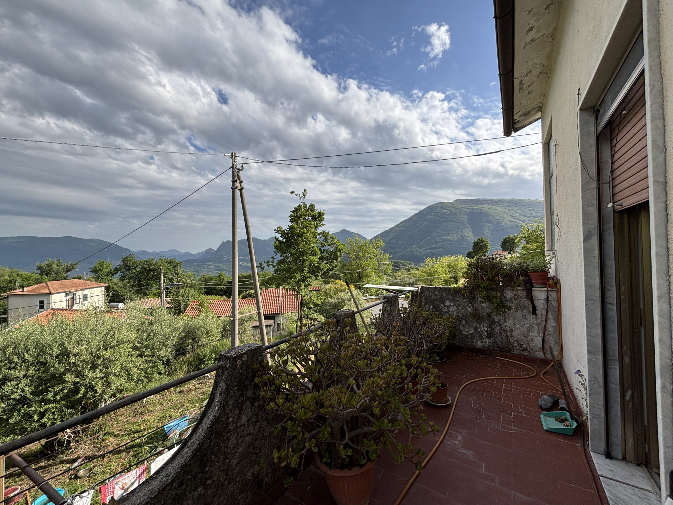 Appartamento con terrazza e vista sulle montagne a Rivello