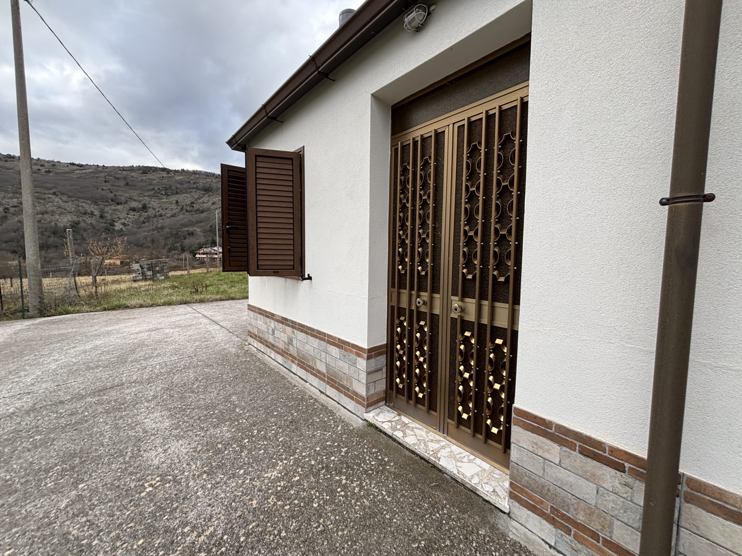Ampia casa già pronta a Galdo, con garage