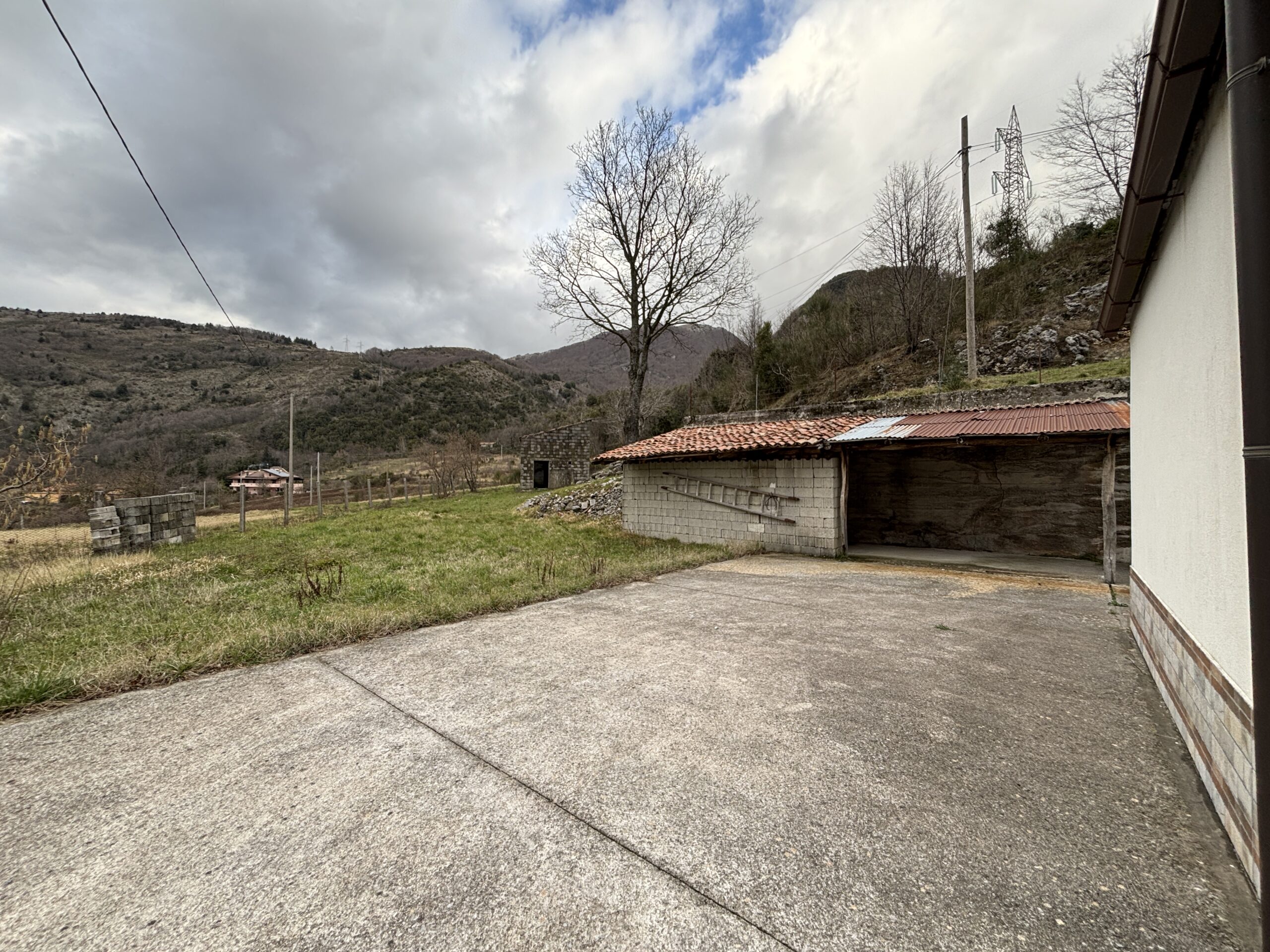Ampia casa già pronta a Galdo, con garage