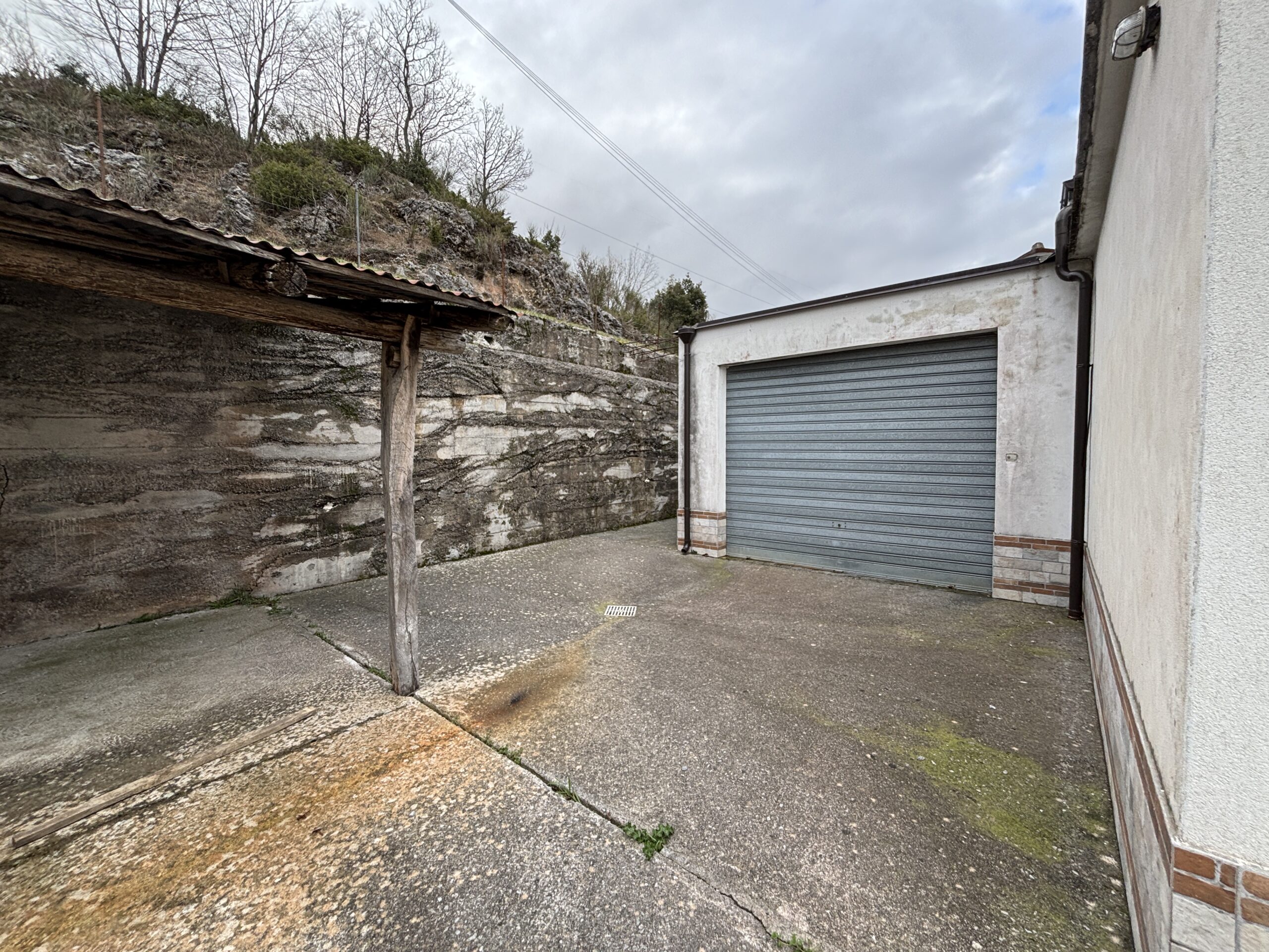 Ampia casa già pronta a Galdo, con garage